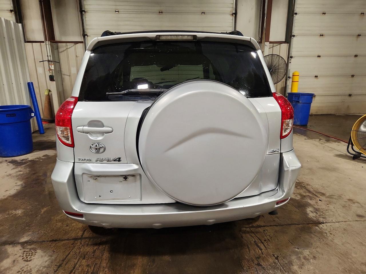 2008 Toyota Rav4 Base Gray vin: JTMBK33V186048966
