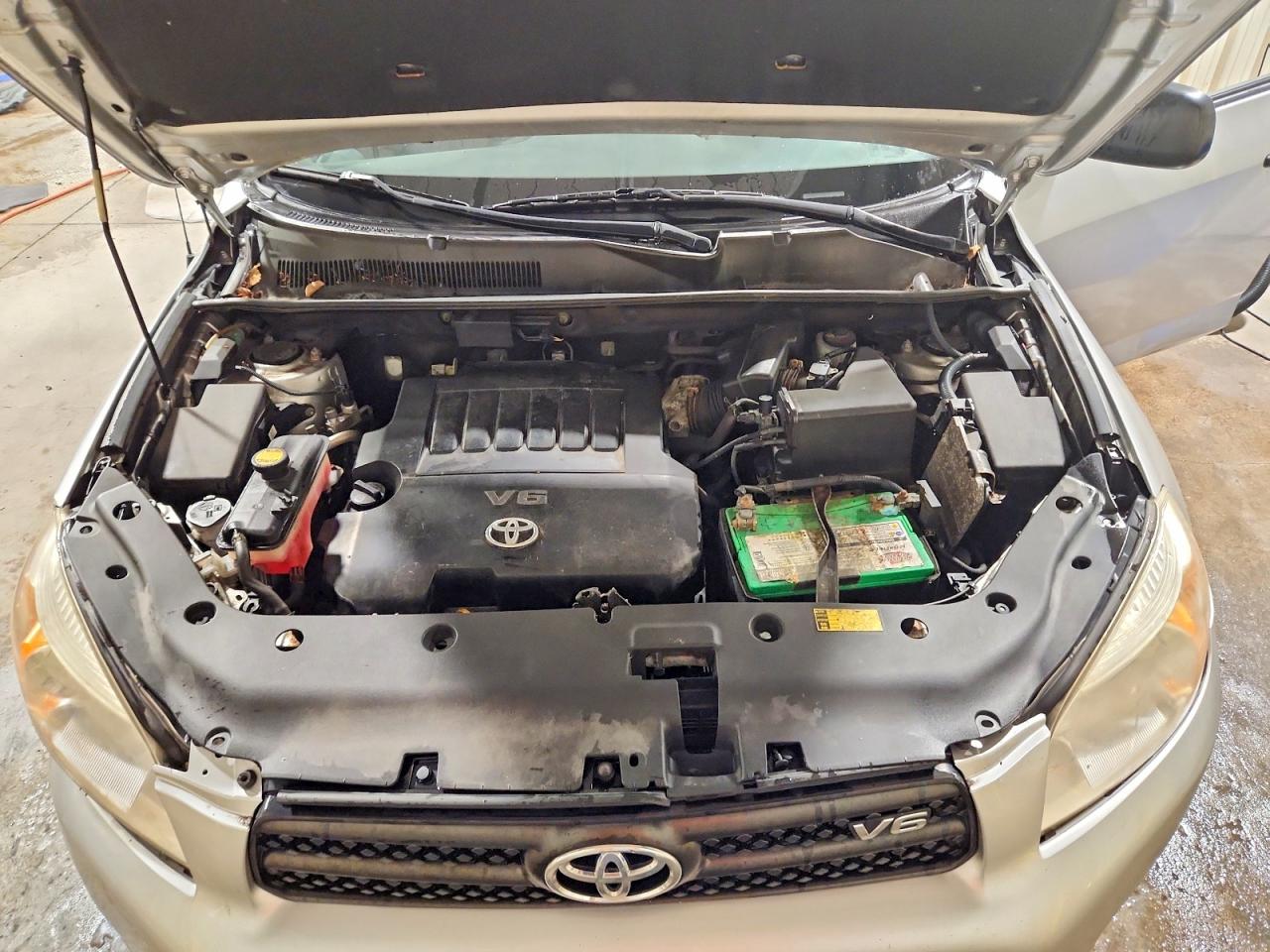 2008 Toyota Rav4 Base Gray vin: JTMBK33V186048966