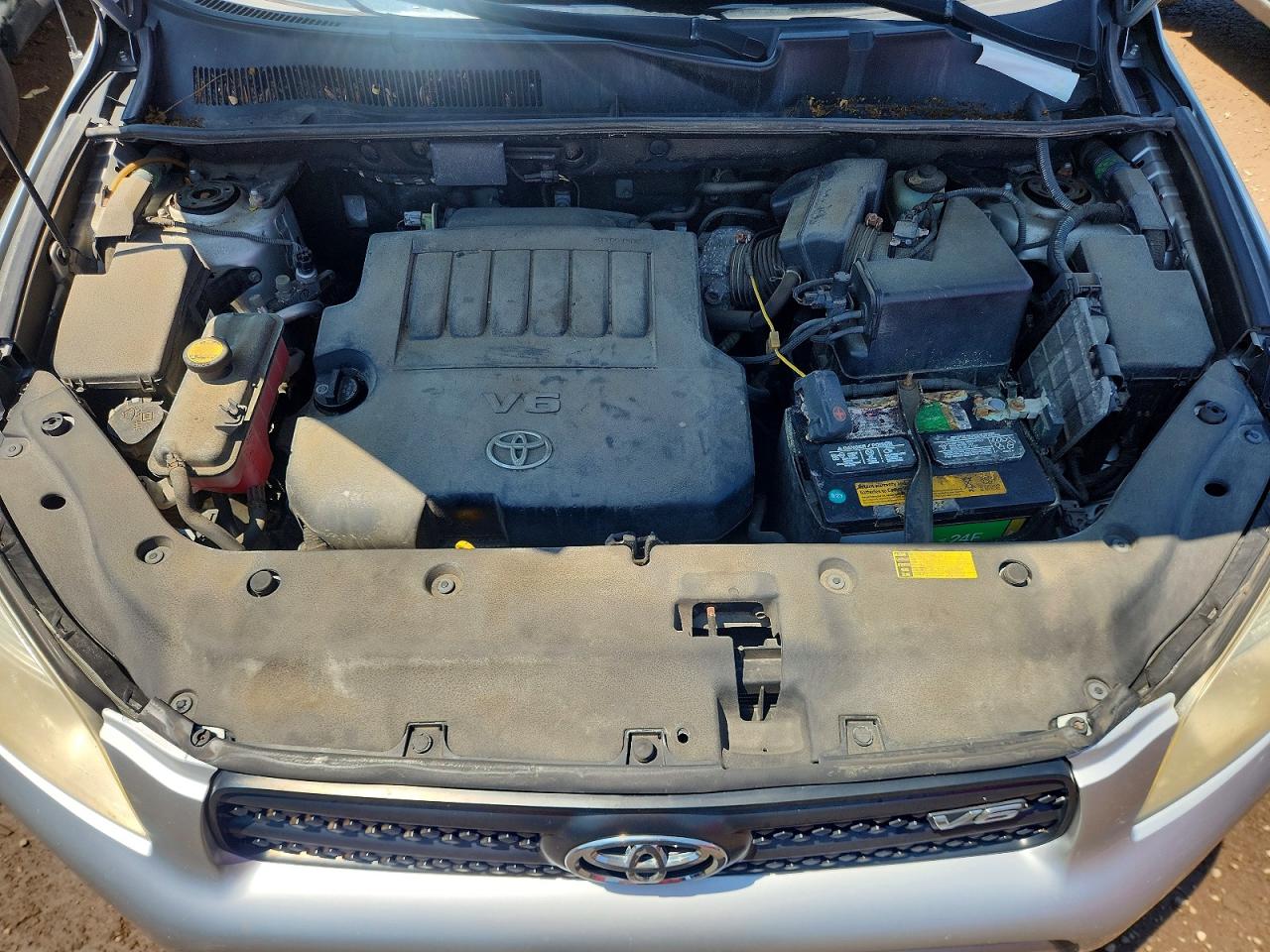2008 Toyota Rav4 Base Silver vin: JTMBK33V386042750