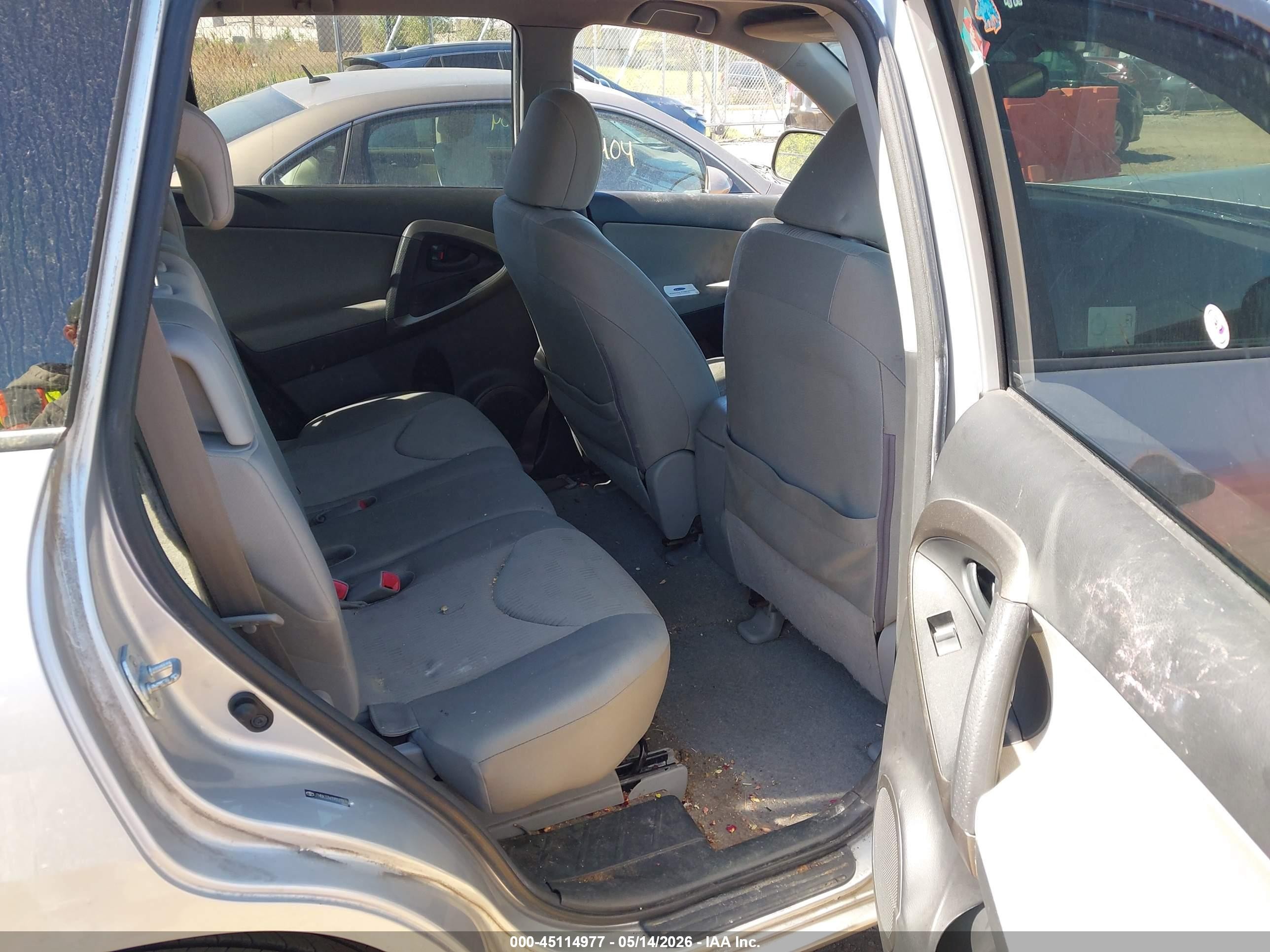 2009 Toyota Rav4 Base V6 Silver vin: JTMBK33V39D003671