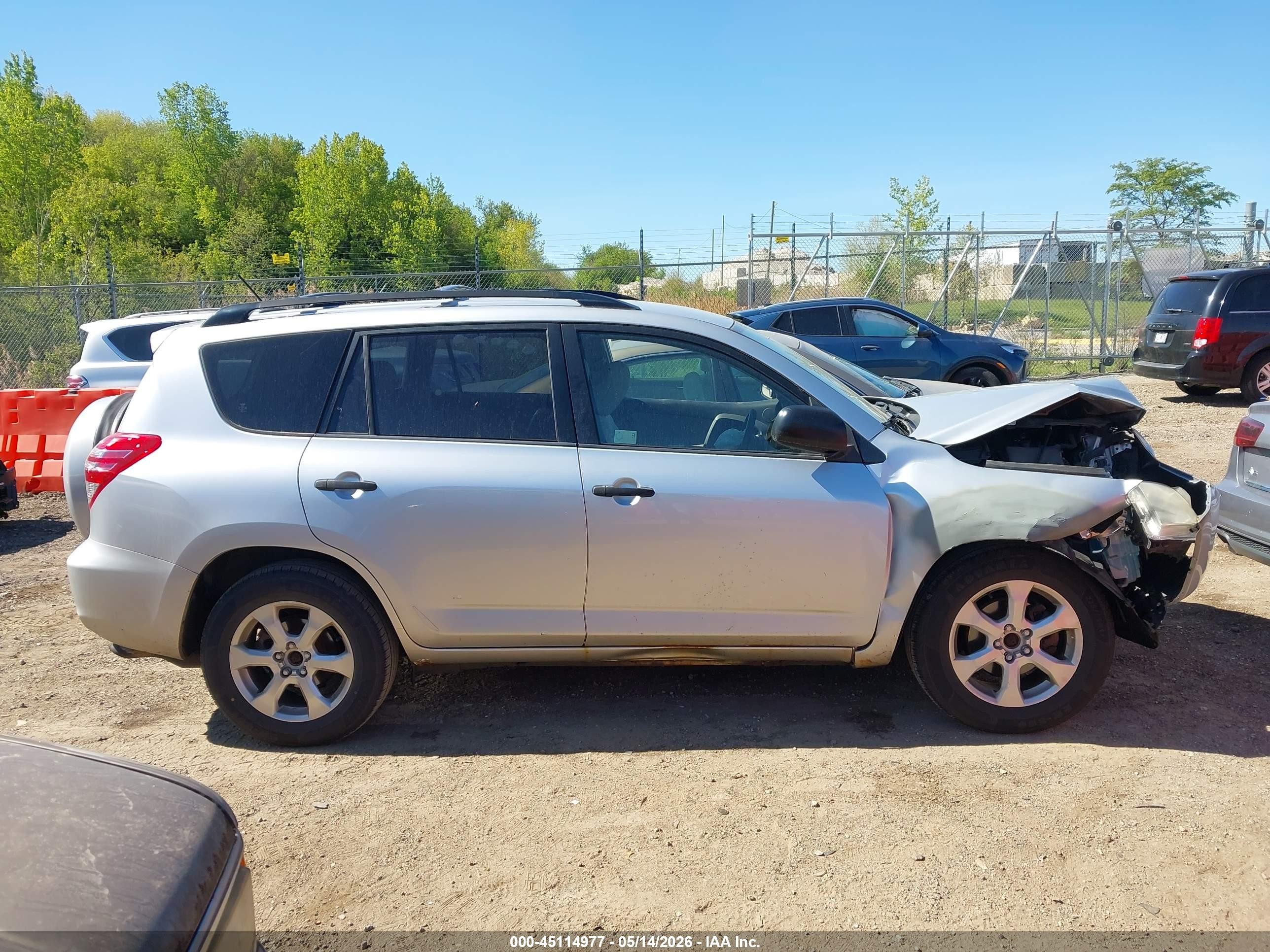 2009 Toyota Rav4 Base V6 Silver vin: JTMBK33V39D003671