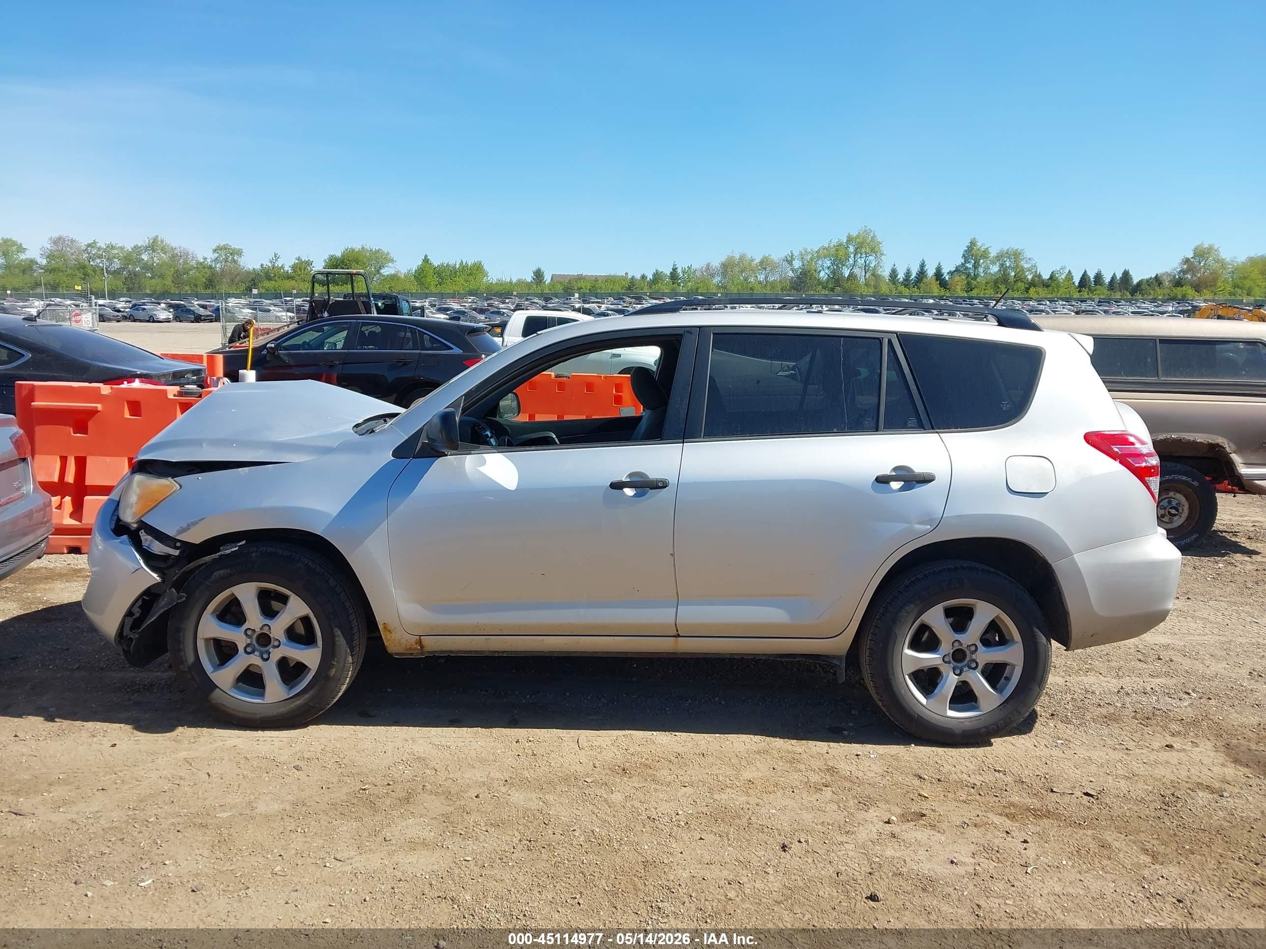 2009 Toyota Rav4 Base V6 Silver vin: JTMBK33V39D003671