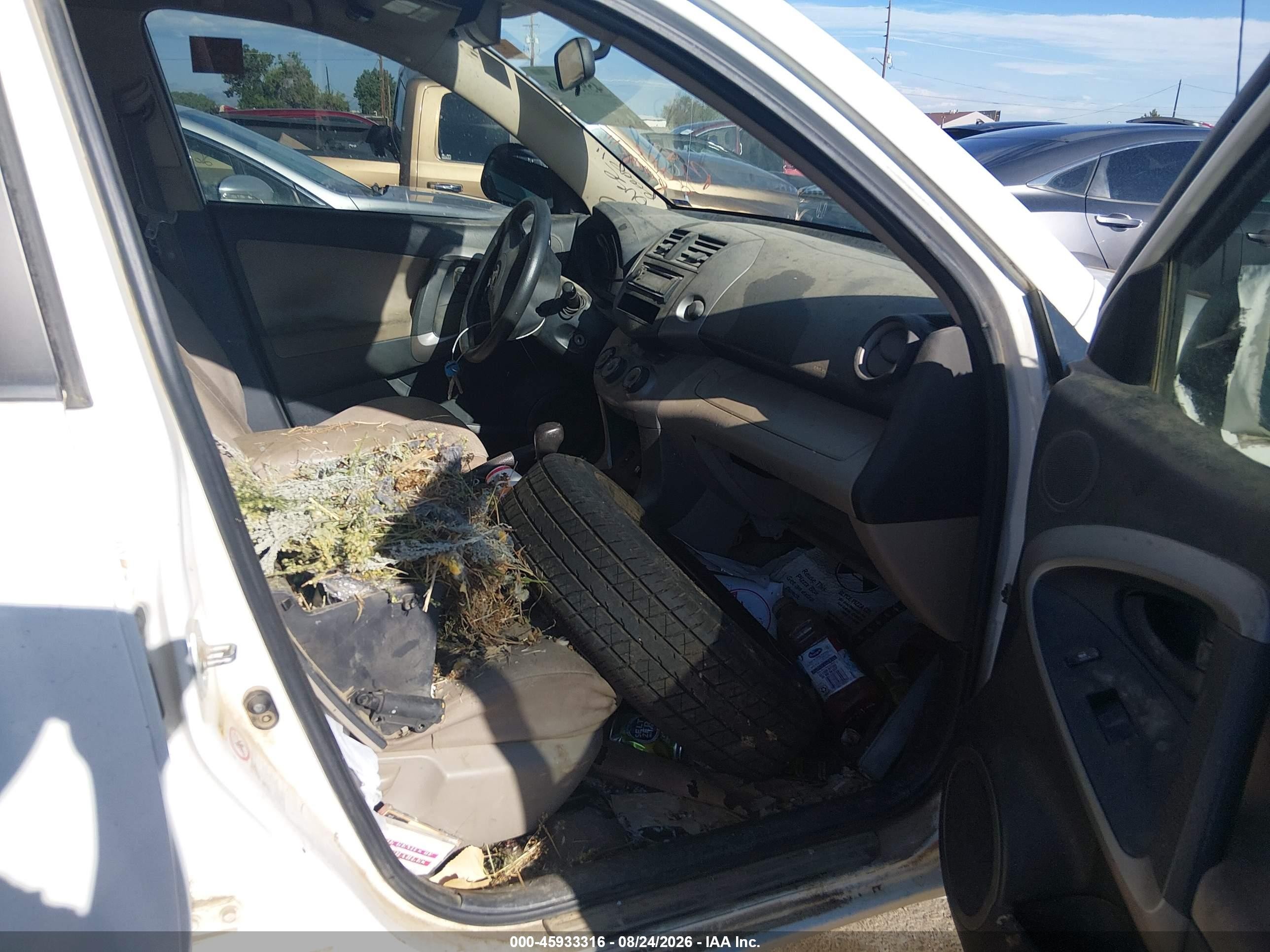 2006 Toyota Rav4 Base V6 Белый vin: JTMBK33V466006983