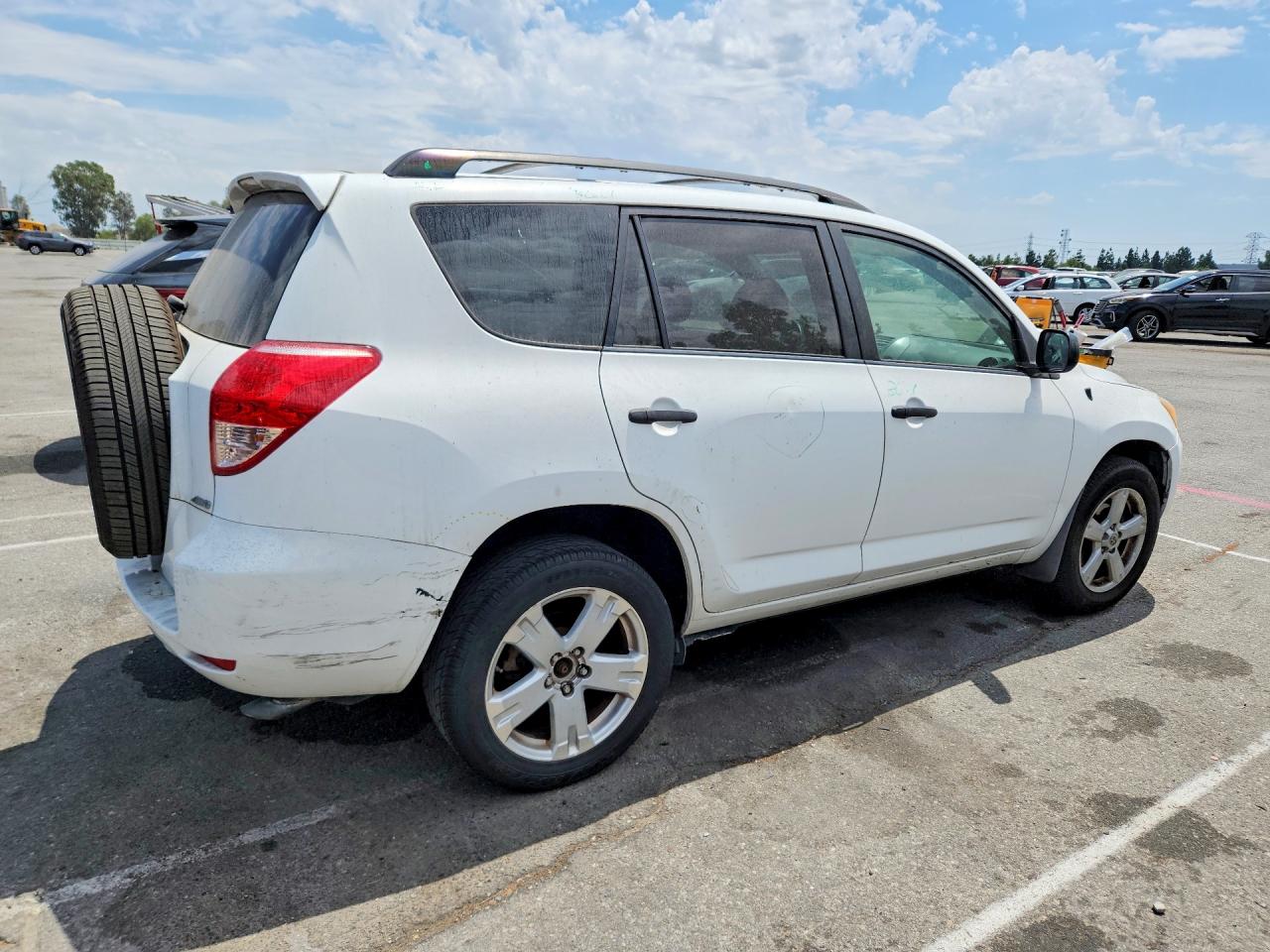 2008 Toyota Rav4 Base White vin: JTMBK33V585053349