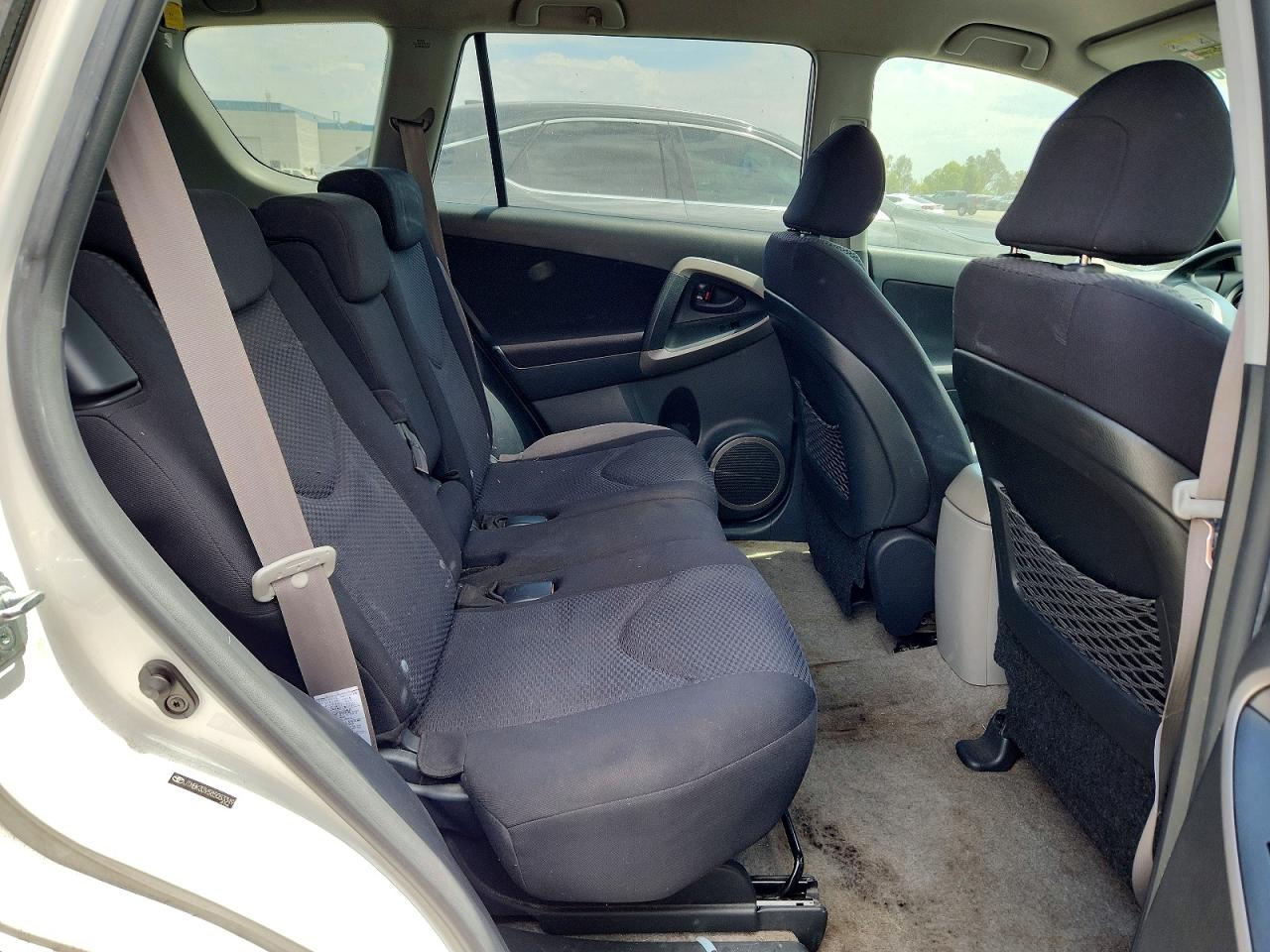 2008 Toyota Rav4 Base White vin: JTMBK33V585053349