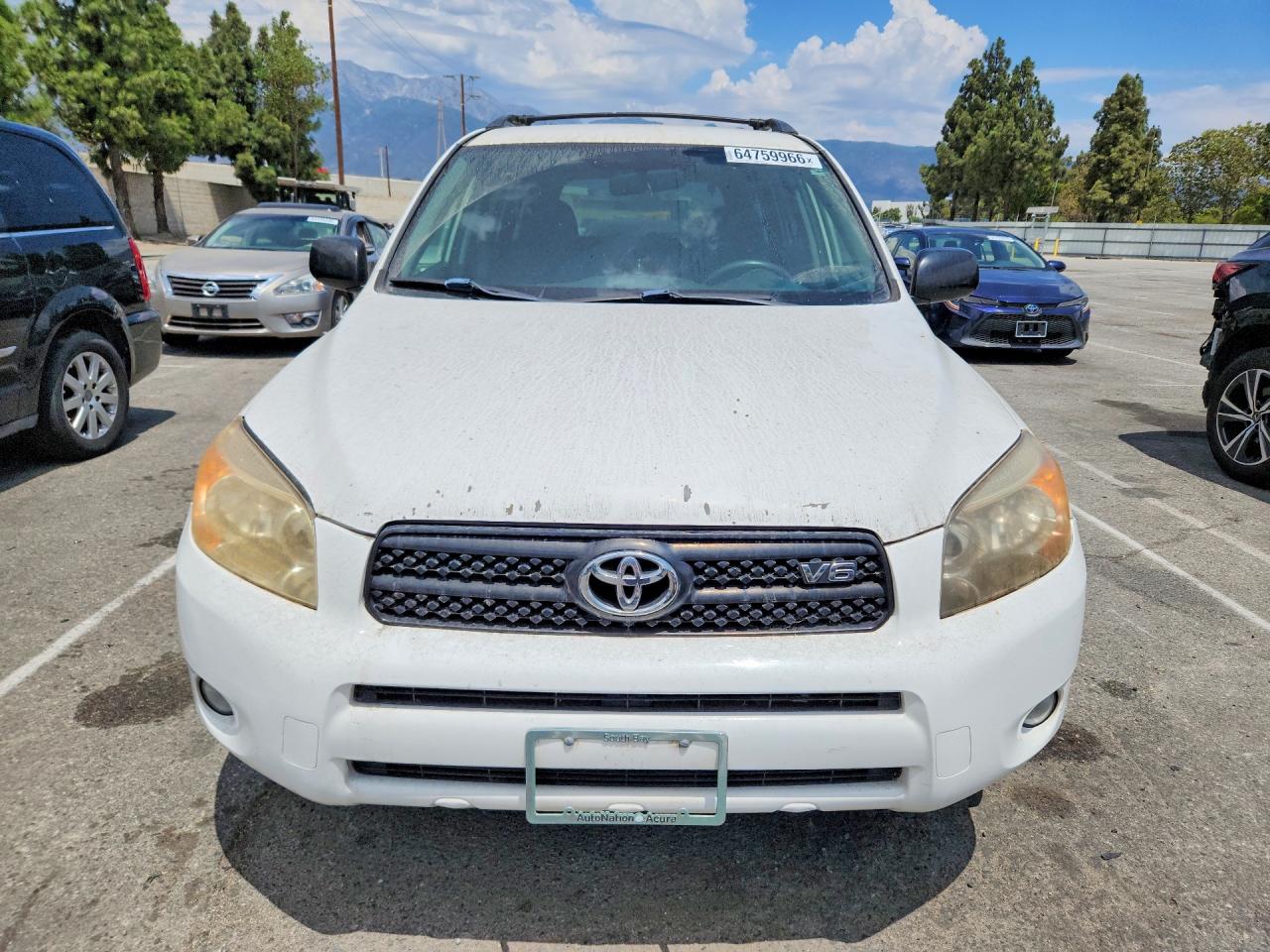 2008 Toyota Rav4 Base White vin: JTMBK33V585053349