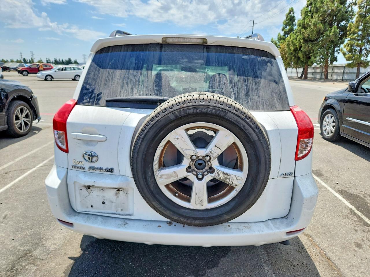 2008 Toyota Rav4 Base White vin: JTMBK33V585053349