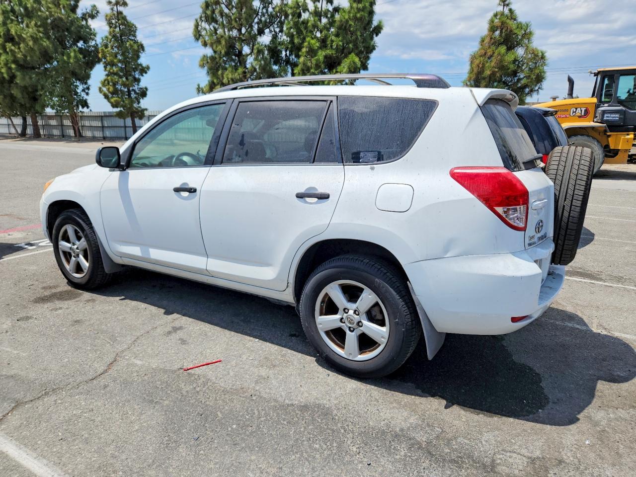 2008 Toyota Rav4 Base White vin: JTMBK33V585053349