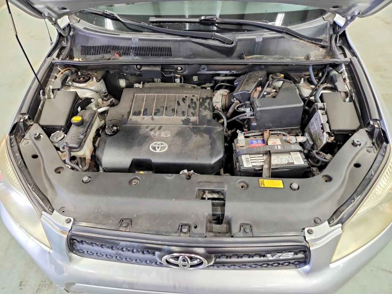 2006 Toyota Rav4 Base Silver vin: JTMBK33V666005186
