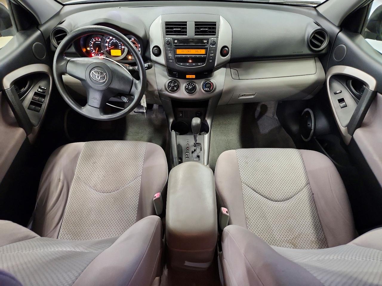 2006 Toyota Rav4 Base Silver vin: JTMBK33V666005186