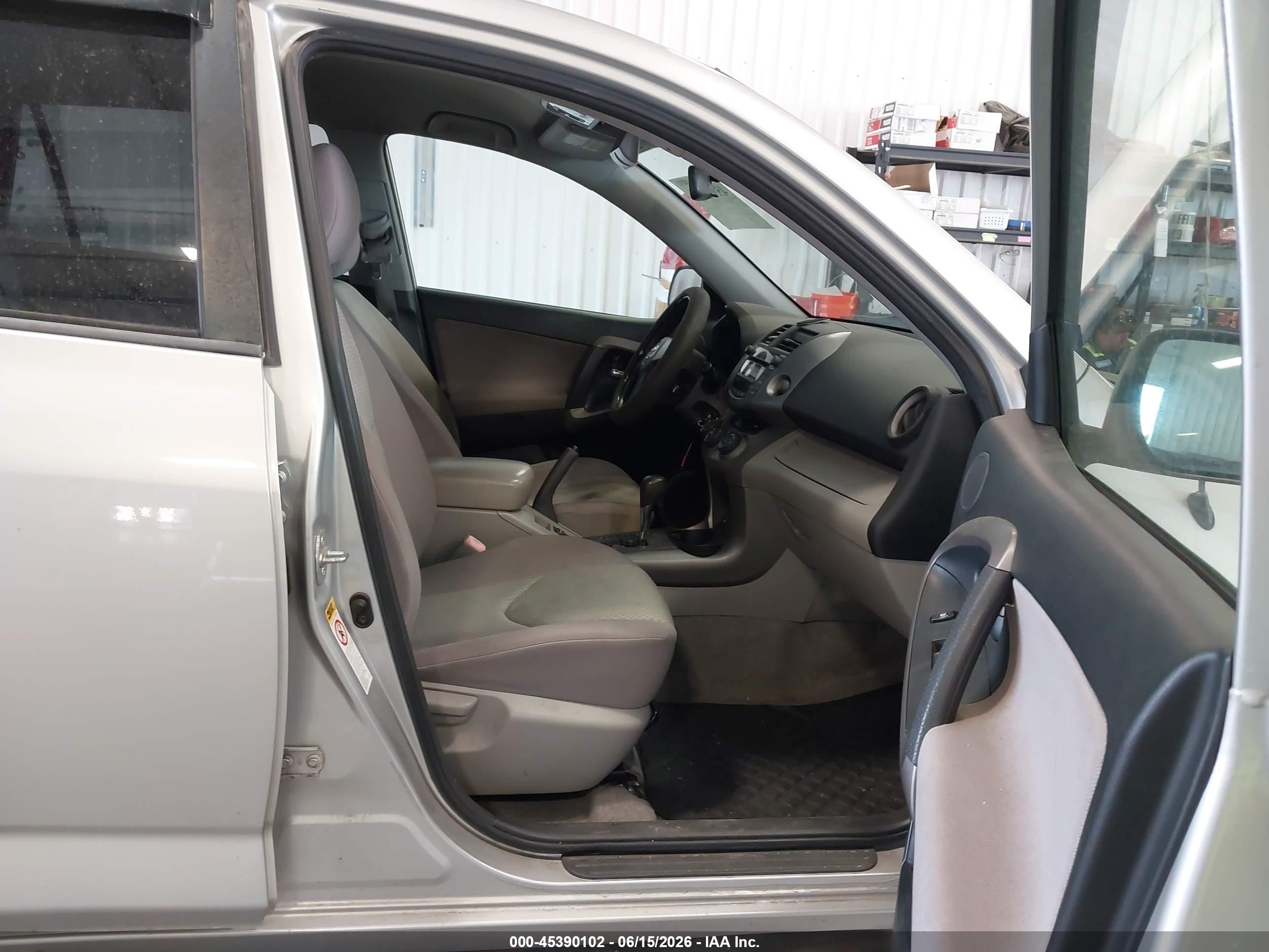 2007 Toyota Rav4 Base V6 (a5) Silver vin: JTMBK33V676016254
