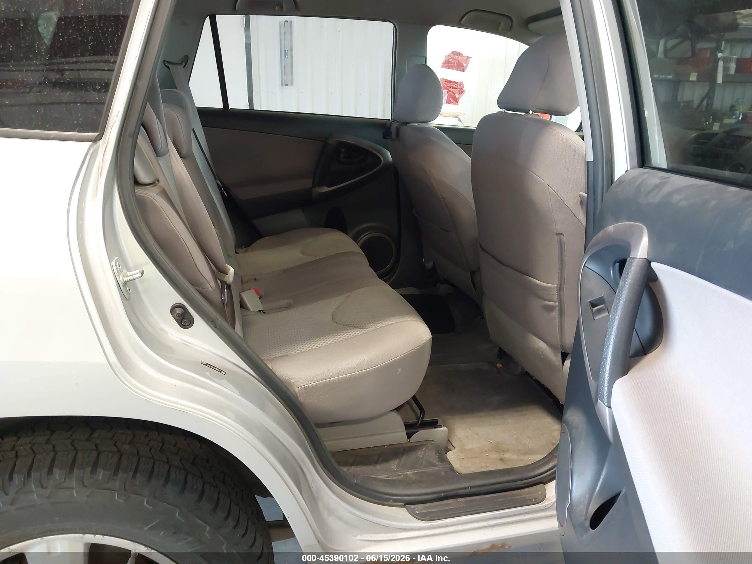 2007 Toyota Rav4 Base V6 (a5) Silver vin: JTMBK33V676016254