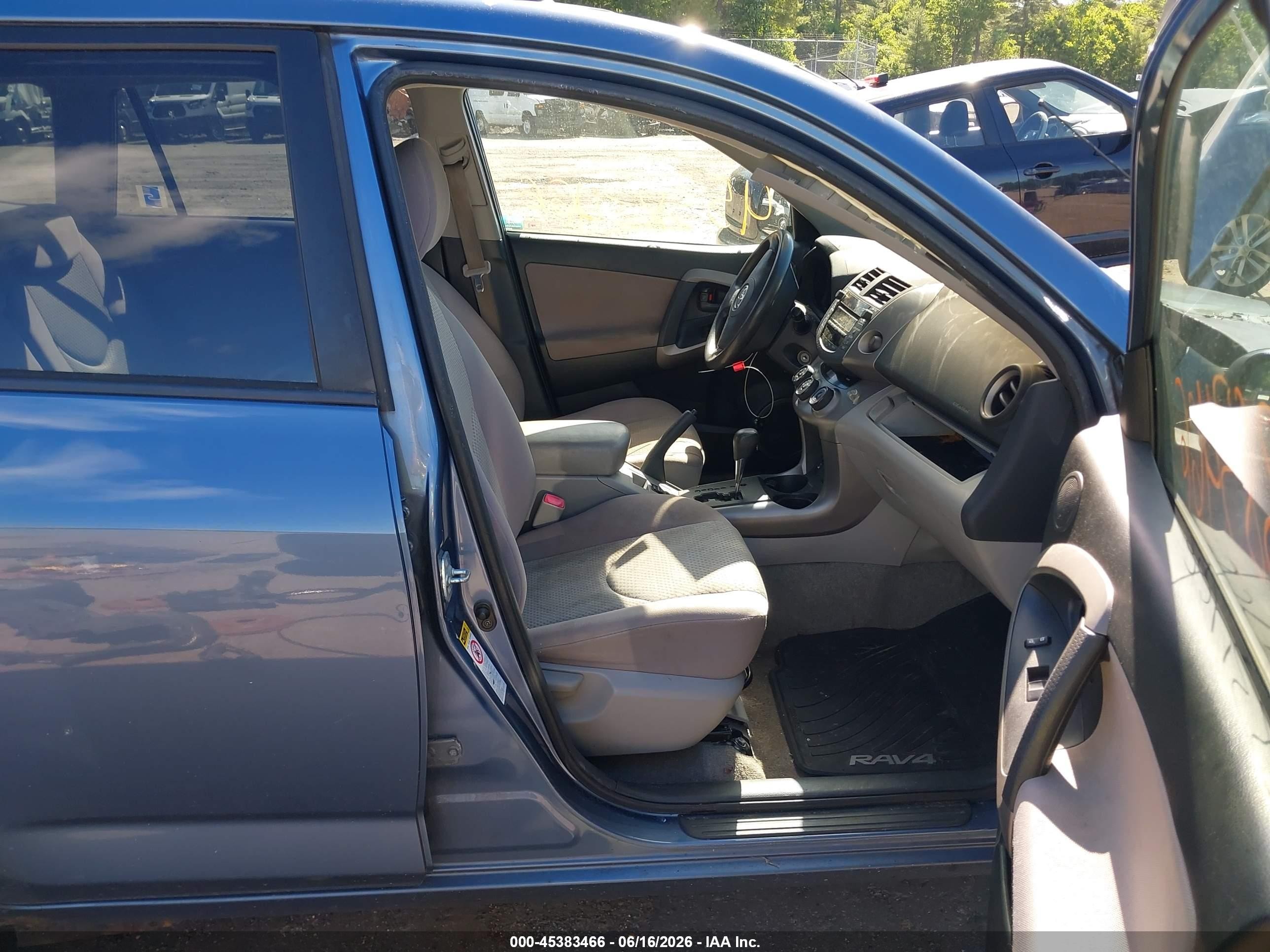 2008 Toyota Rav4 Base V6 Blue vin: JTMBK33V785057984