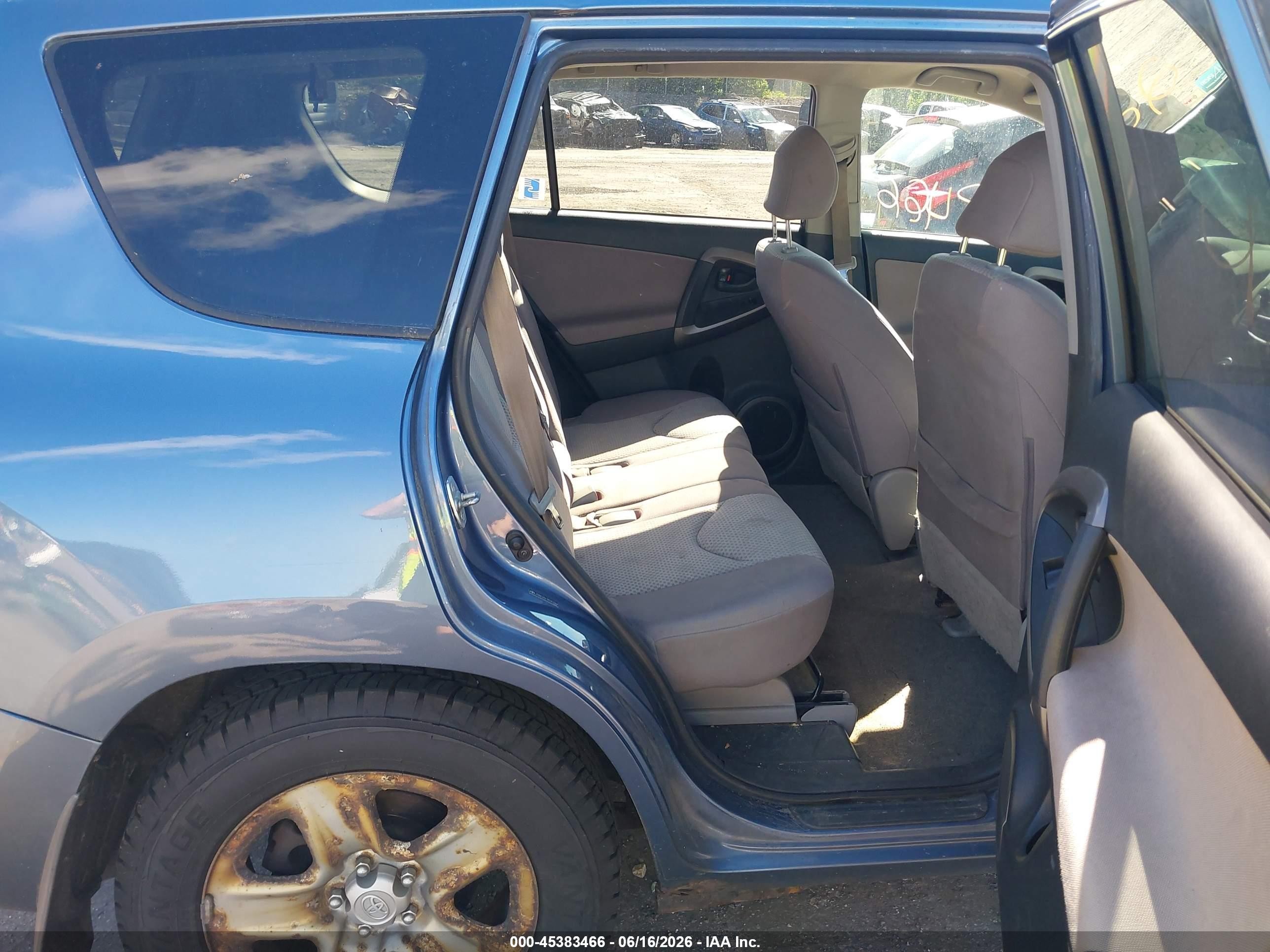 2008 Toyota Rav4 Base V6 Blue vin: JTMBK33V785057984