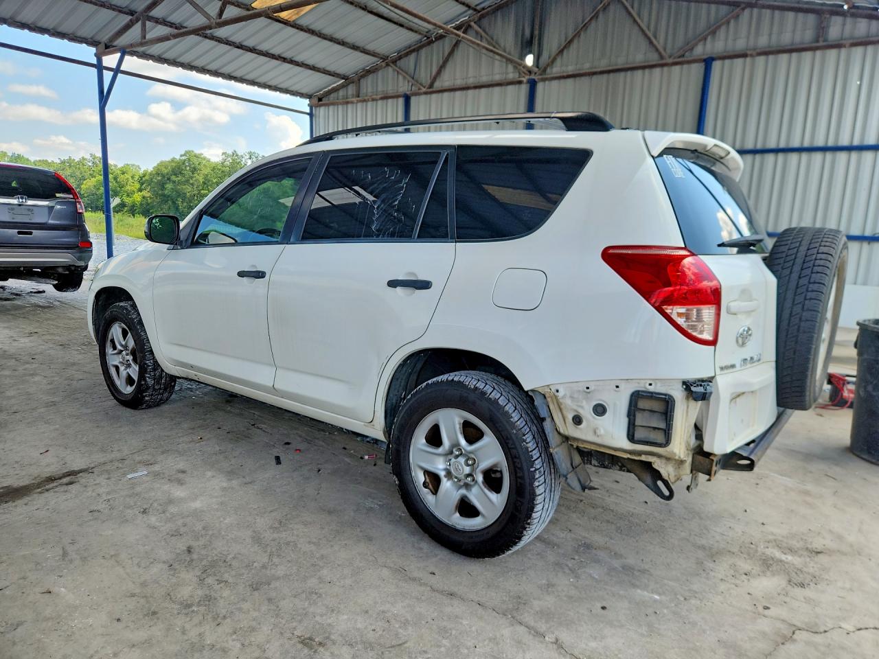 2008 Toyota Rav4 Base White vin: JTMBK33V785061792