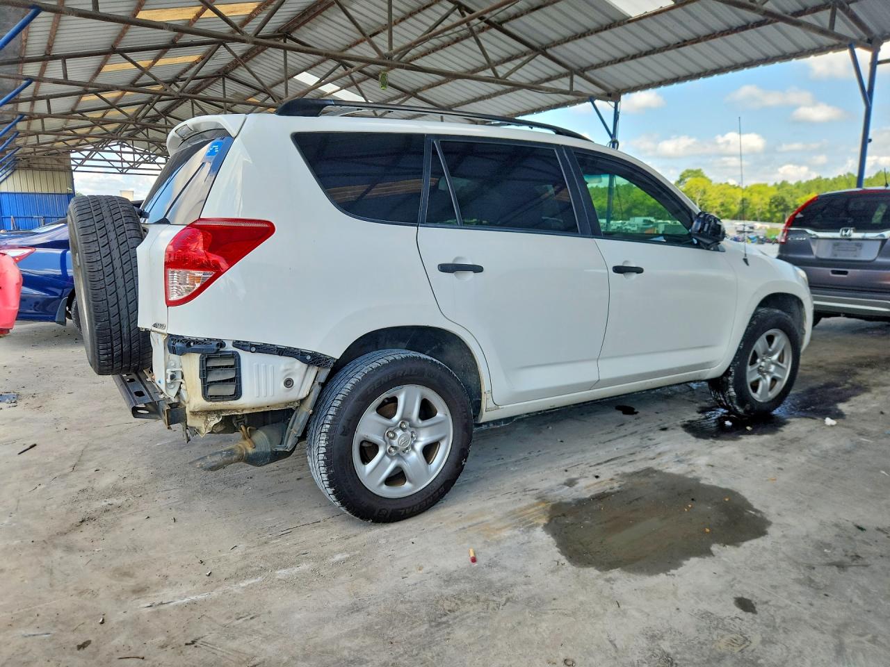 2008 Toyota Rav4 Base White vin: JTMBK33V785061792