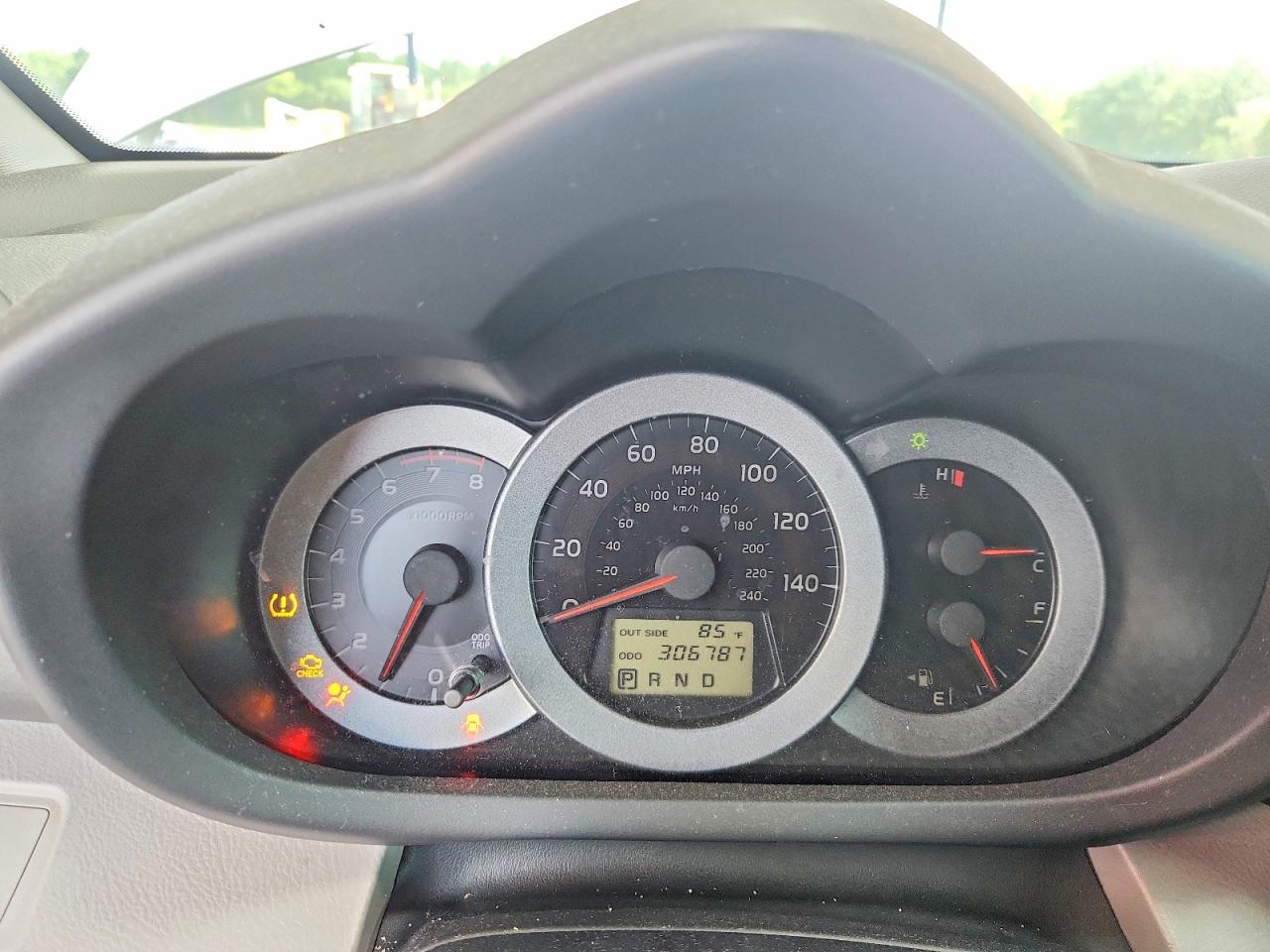 2008 Toyota Rav4 Base White vin: JTMBK33V785061792