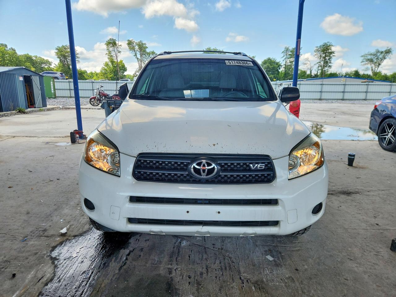 2008 Toyota Rav4 Base White vin: JTMBK33V785061792
