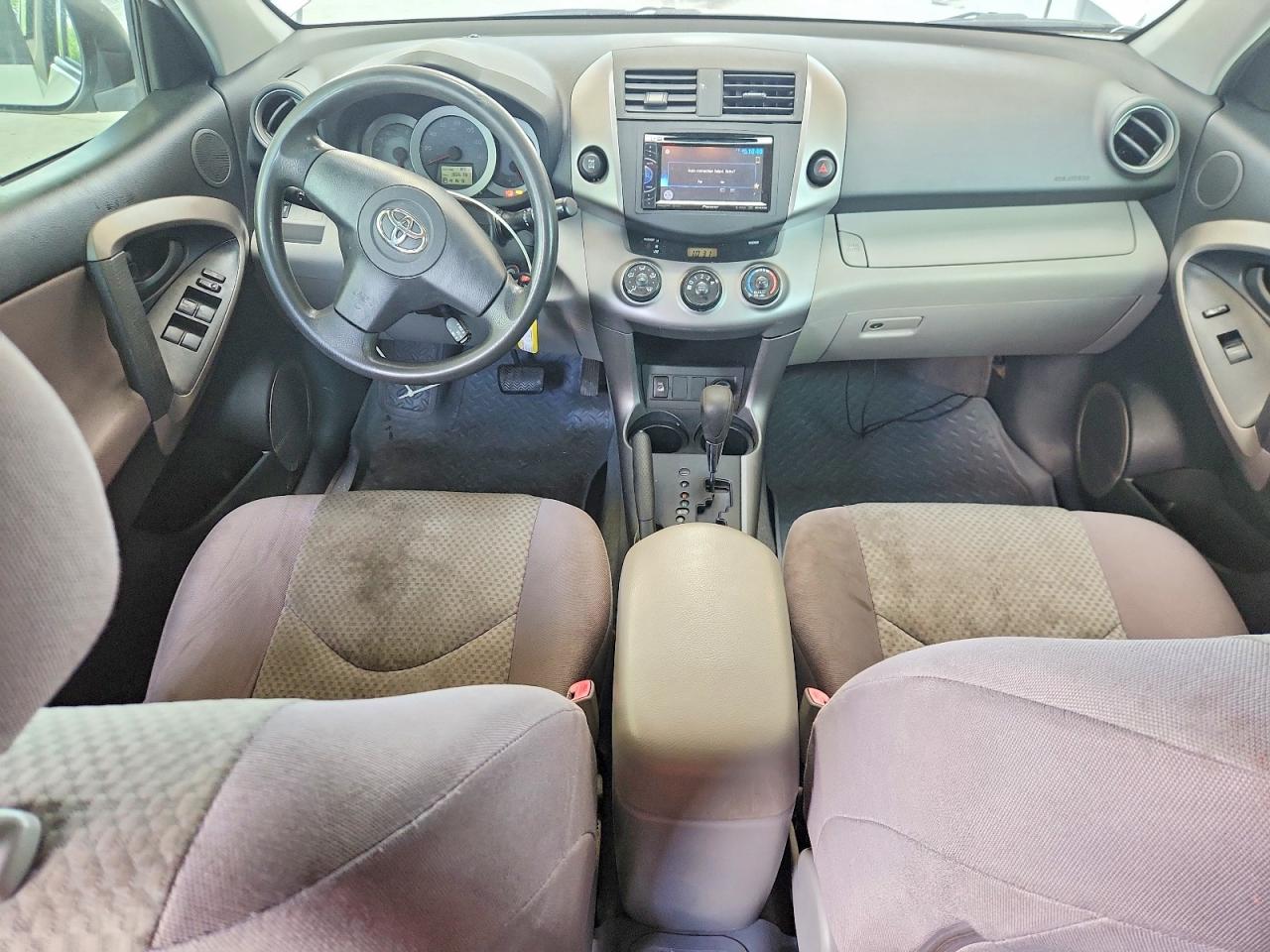 2008 Toyota Rav4 Base White vin: JTMBK33V785061792