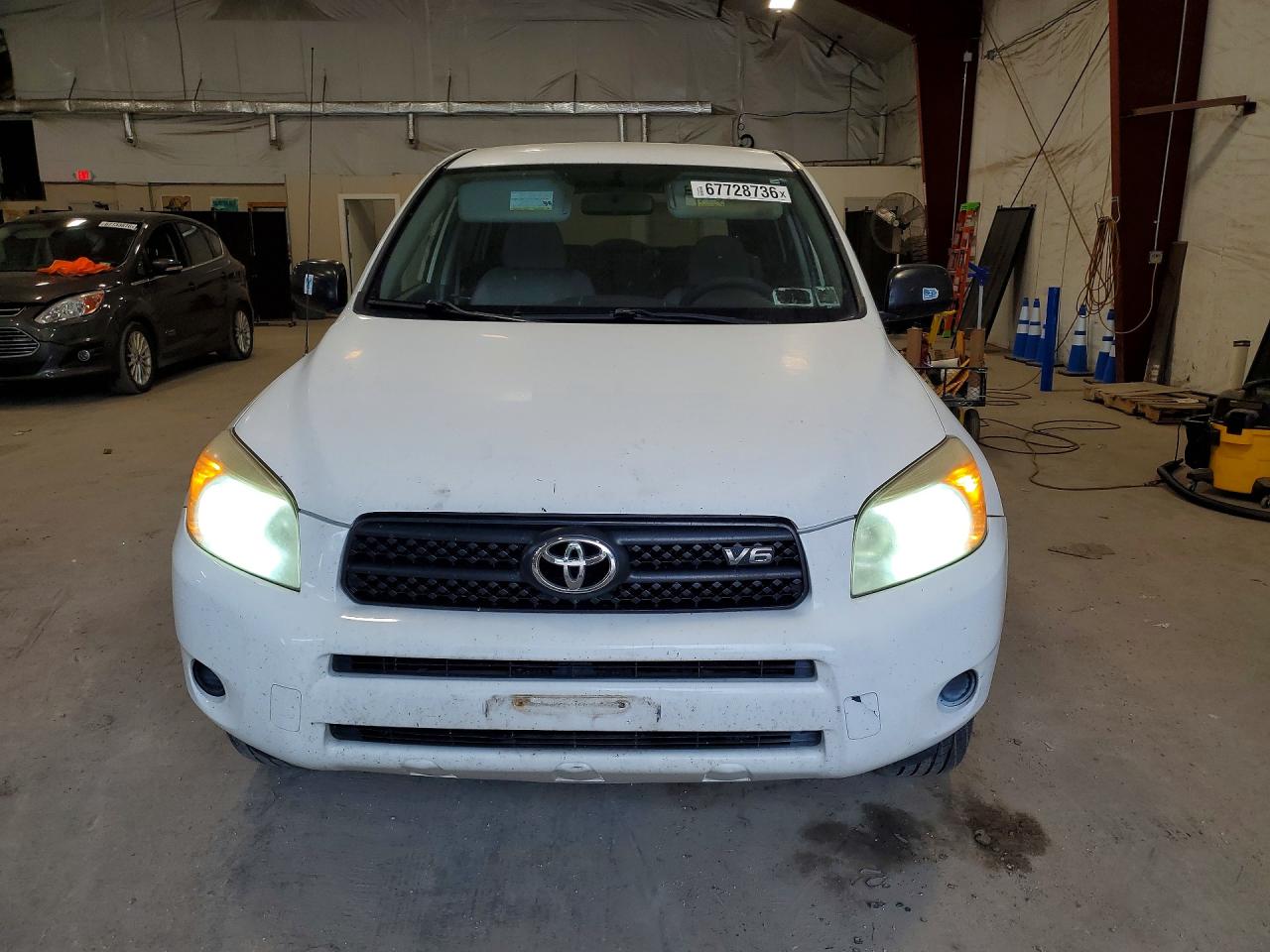 2008 Toyota Rav4 Base Белый vin: JTMBK33V786030956
