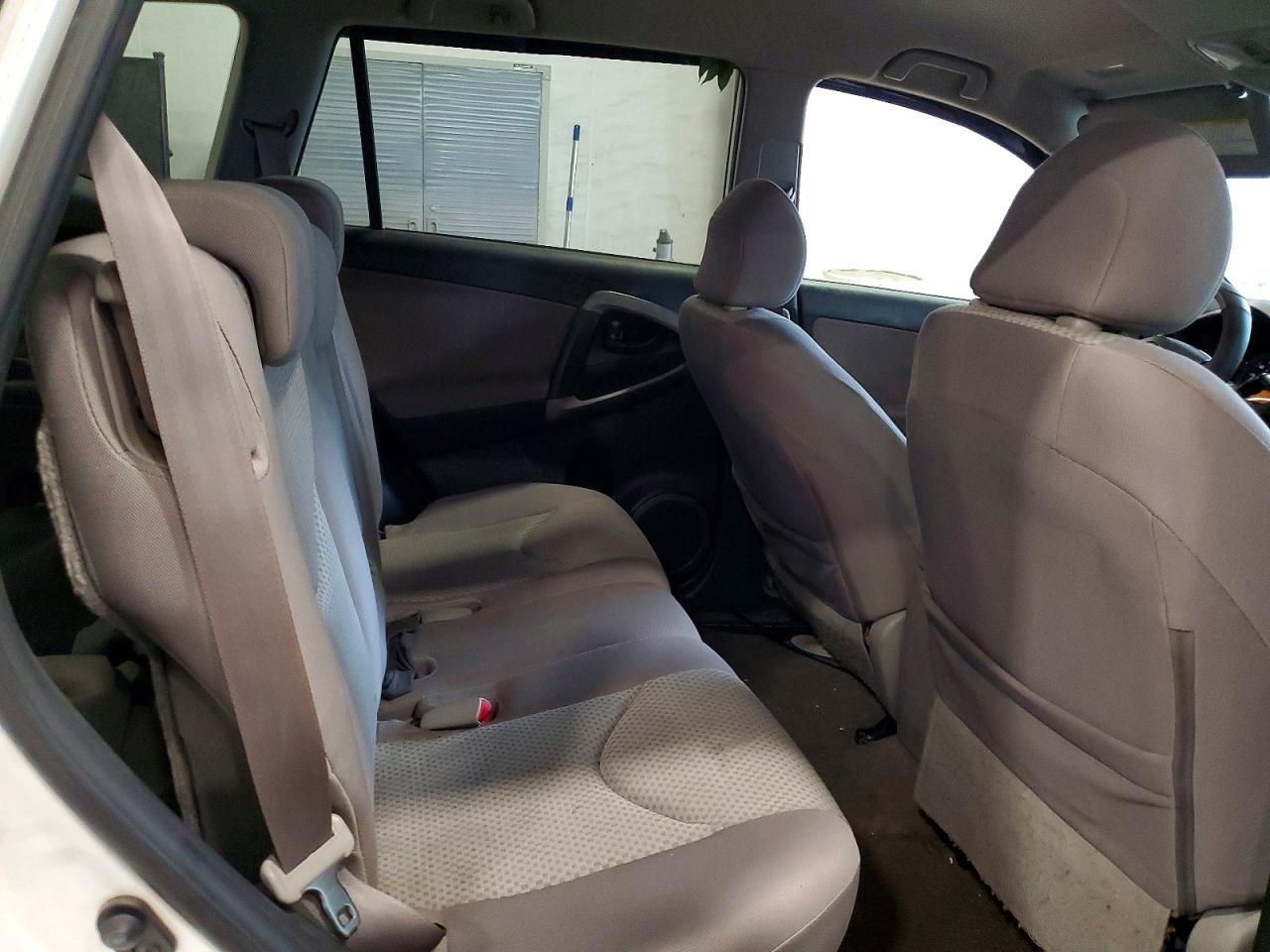 2008 Toyota Rav4 Base Белый vin: JTMBK33V786030956