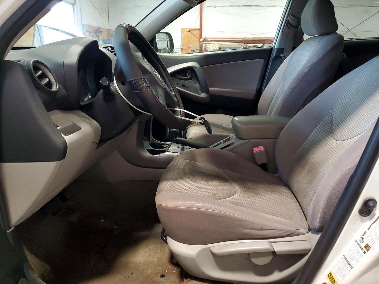2008 Toyota Rav4 Base Белый vin: JTMBK33V786030956