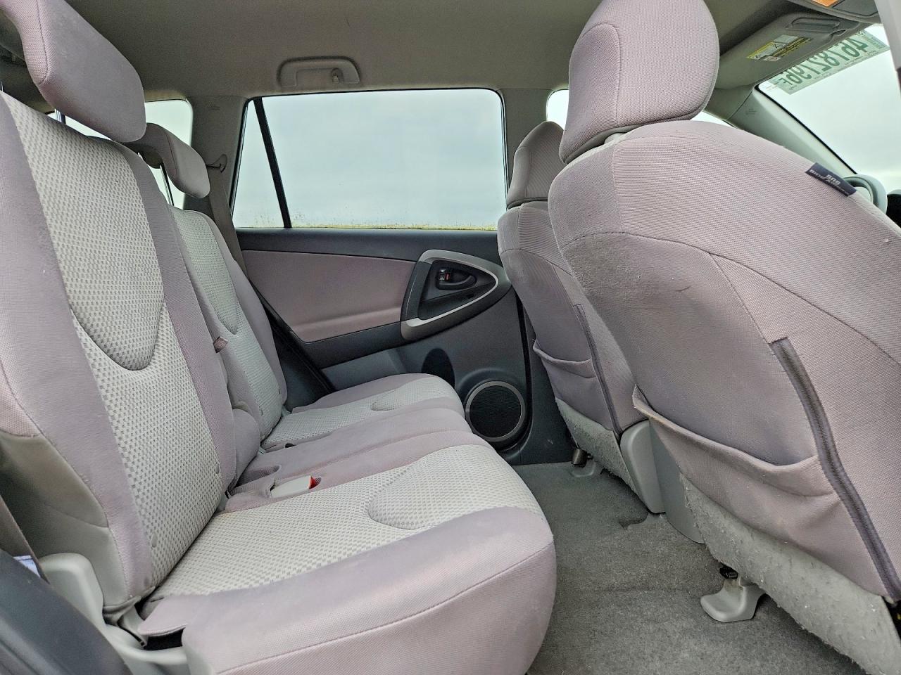 2006 Toyota Rav4 Base Silver vin: JTMBK33V865005194