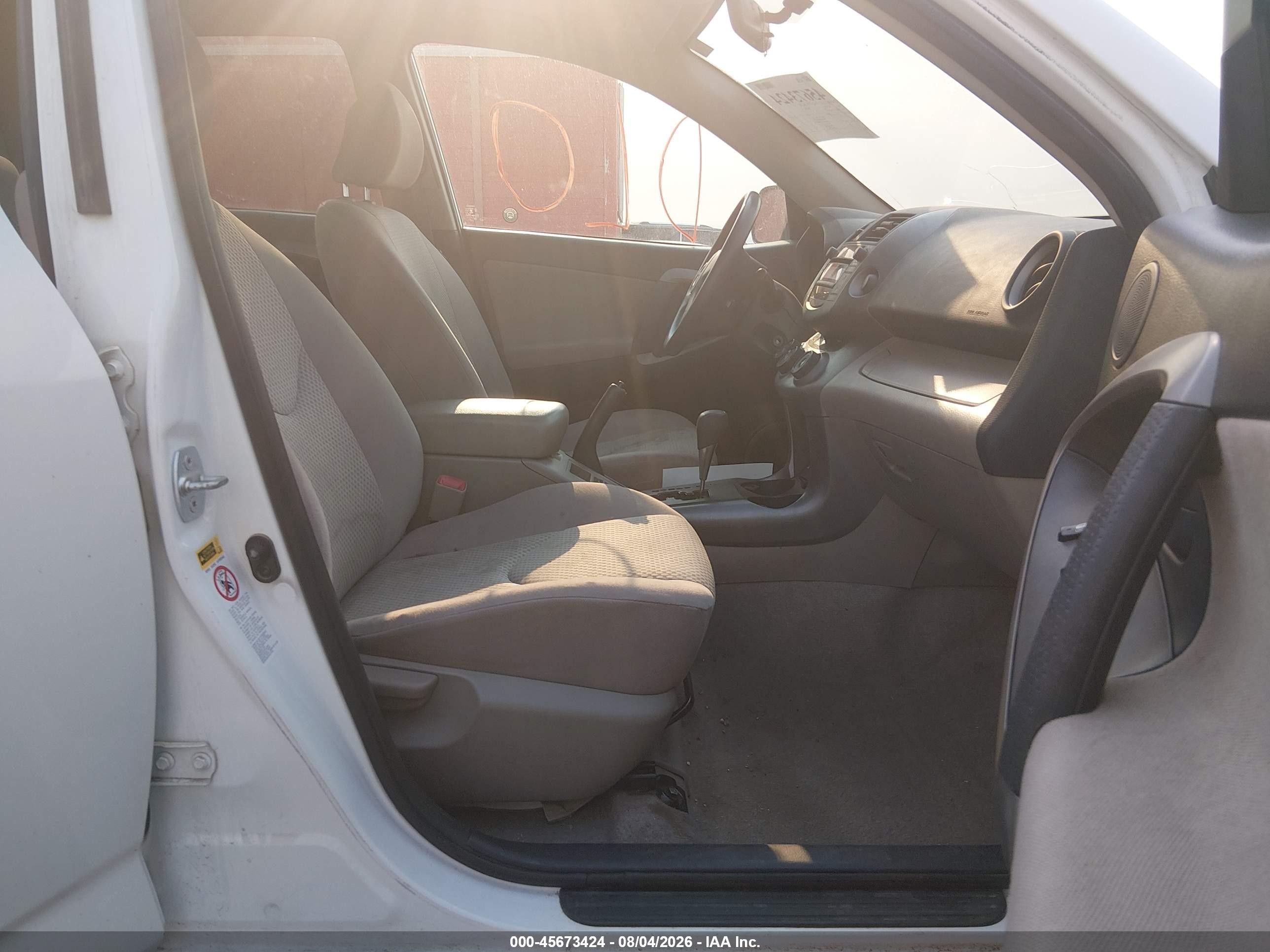 2007 Toyota Rav4 Base V6 (a5) White vin: JTMBK33V876024565
