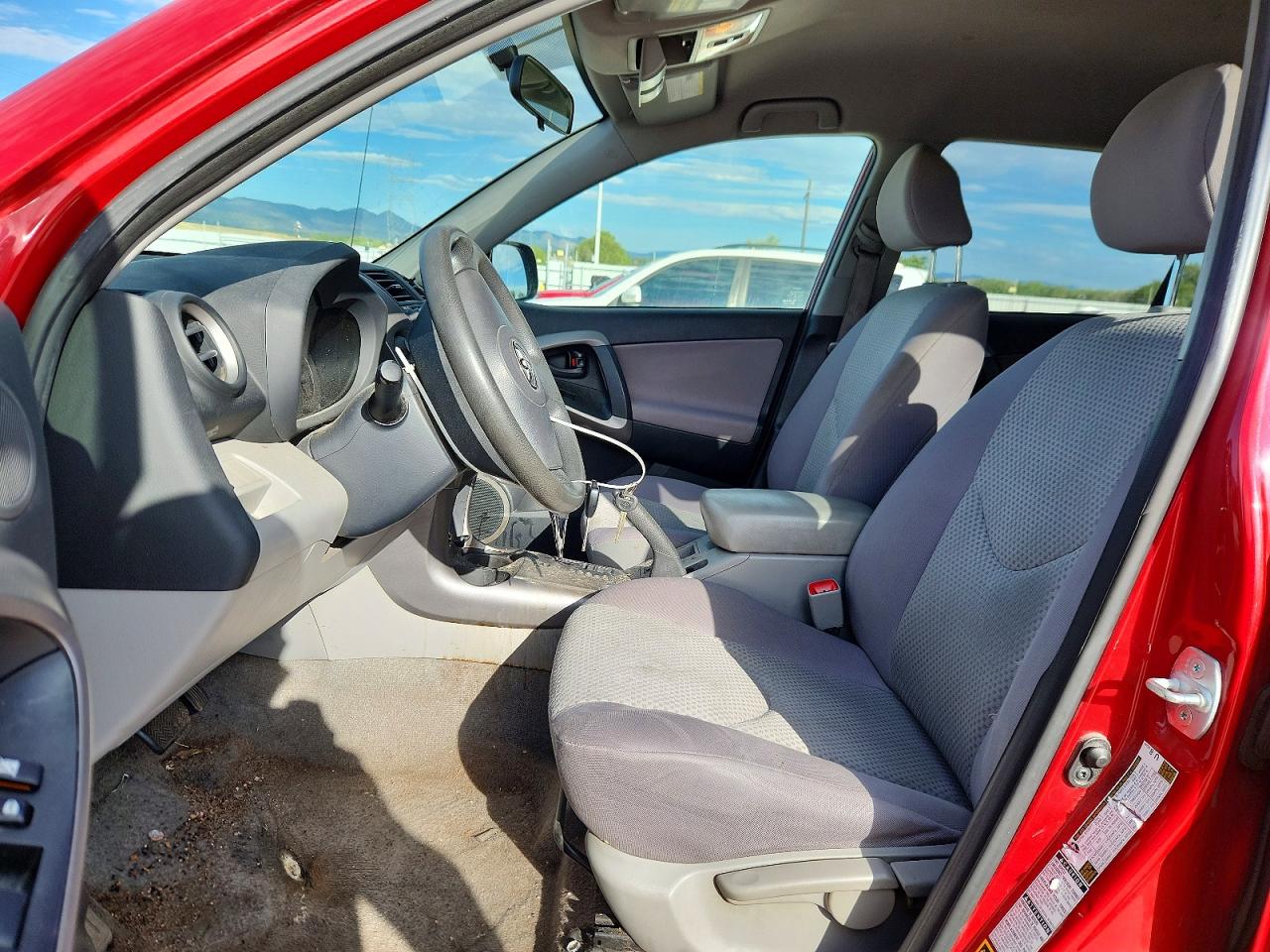 2008 Toyota Rav4 Base Красный vin: JTMBK33V985048641