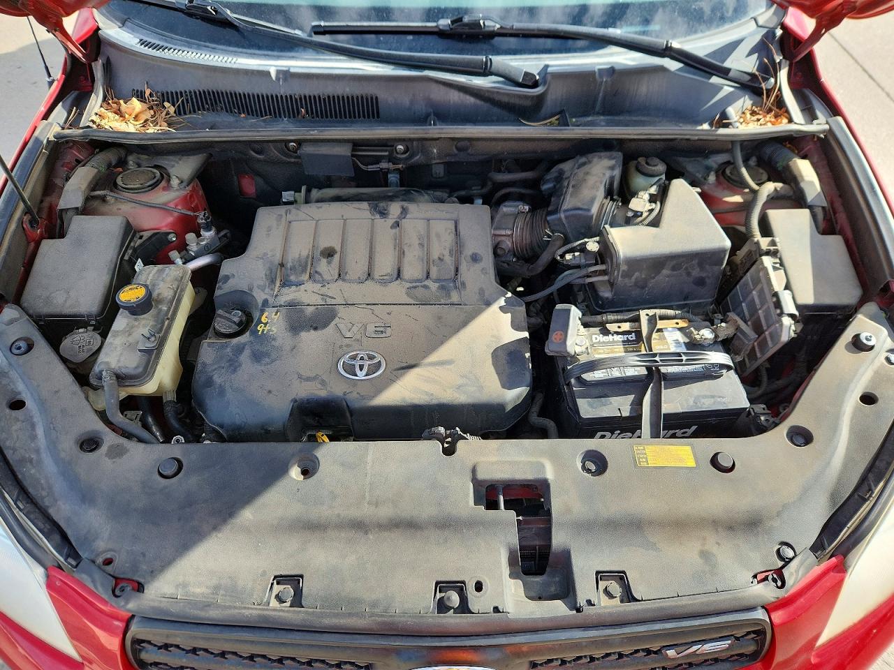 2008 Toyota Rav4 Base Красный vin: JTMBK33V985048641