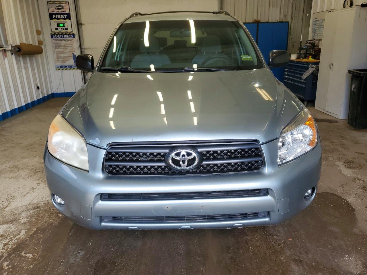 2008 Toyota Rav4 Base Green vin: JTMBK33V985049644