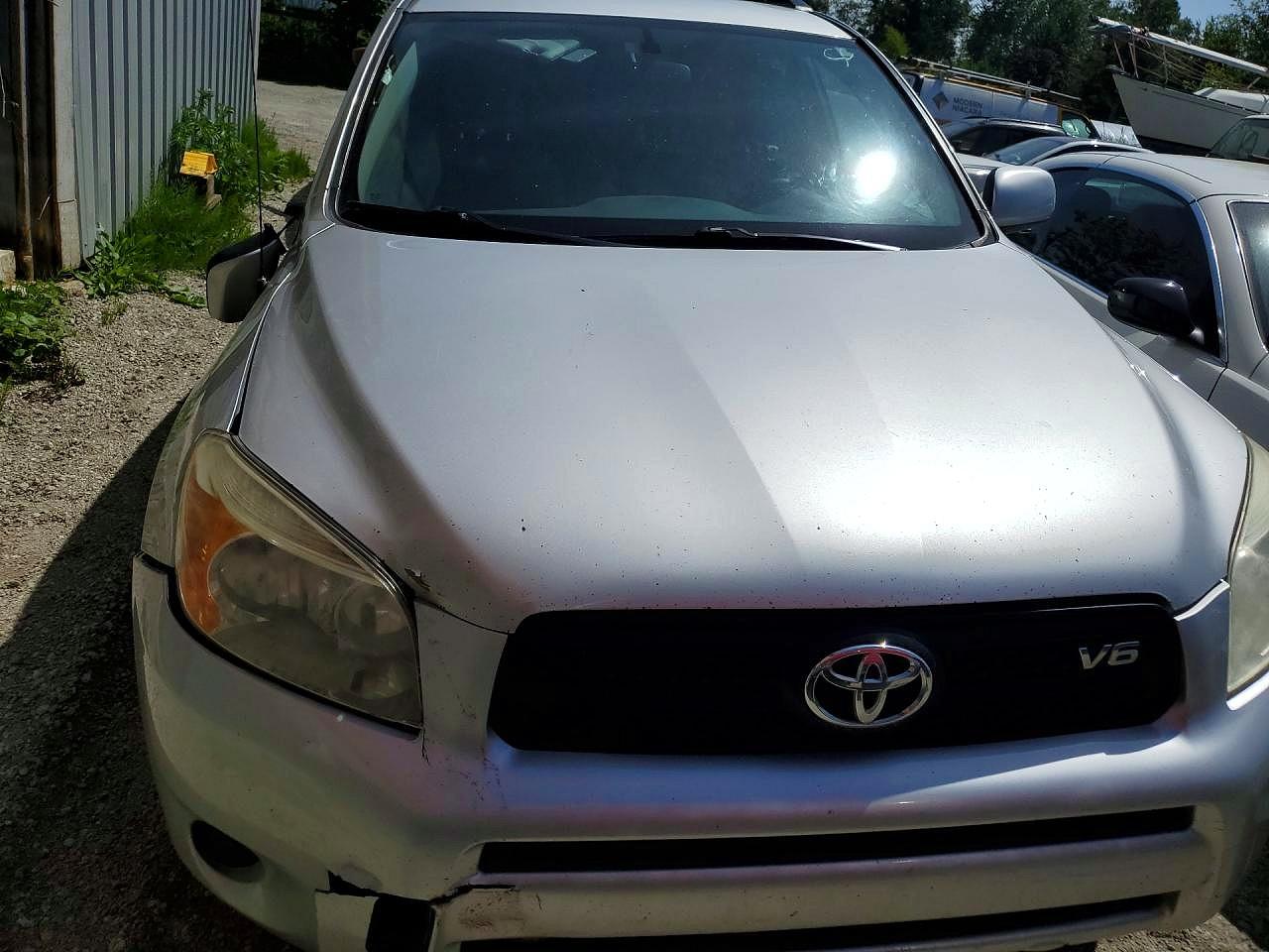 2008 Toyota Rav4 Base Silver vin: JTMBK33V985071028