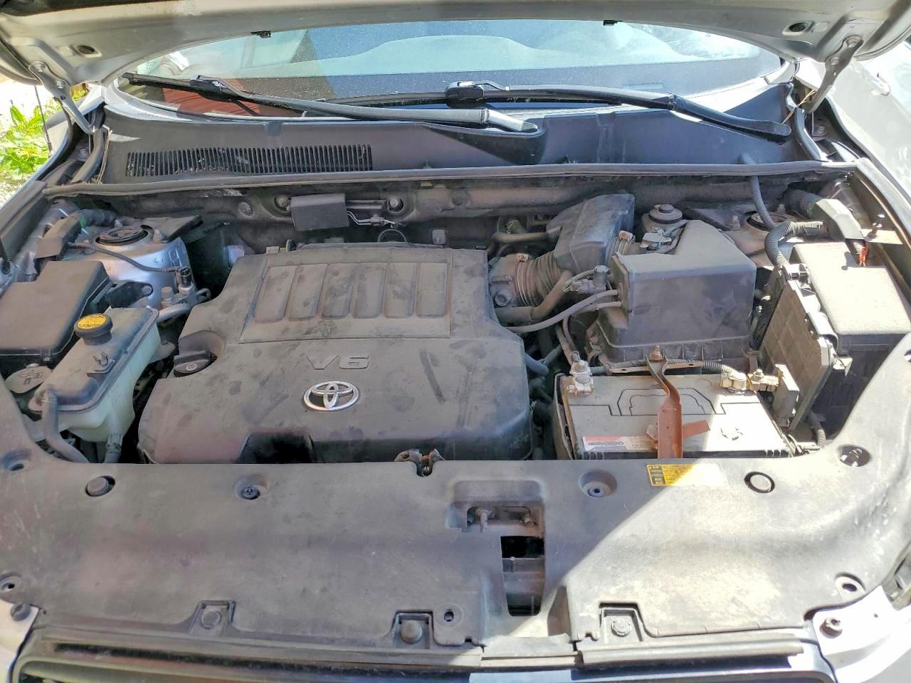 2008 Toyota Rav4 Base Silver vin: JTMBK33V985071028