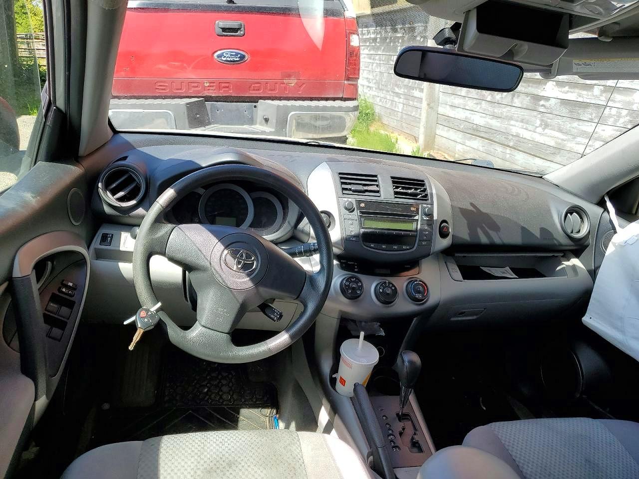 2008 Toyota Rav4 Base Silver vin: JTMBK33V985071028