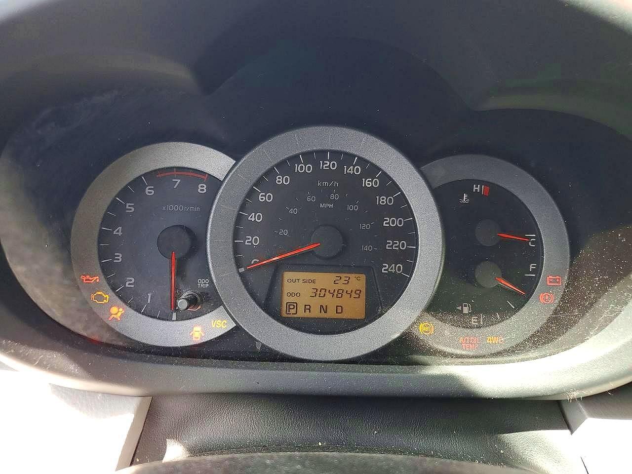 2008 Toyota Rav4 Base Silver vin: JTMBK33V985071028
