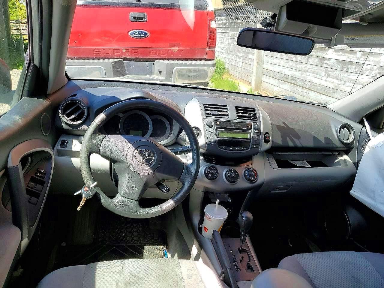 2008 Toyota Rav4 Base Silver vin: JTMBK33V985071028