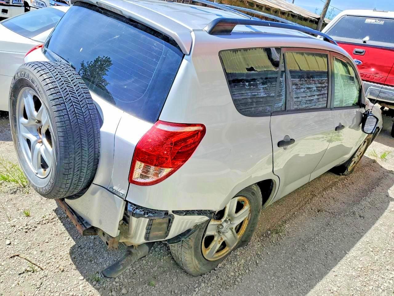 2008 Toyota Rav4 Base Silver vin: JTMBK33V985071028