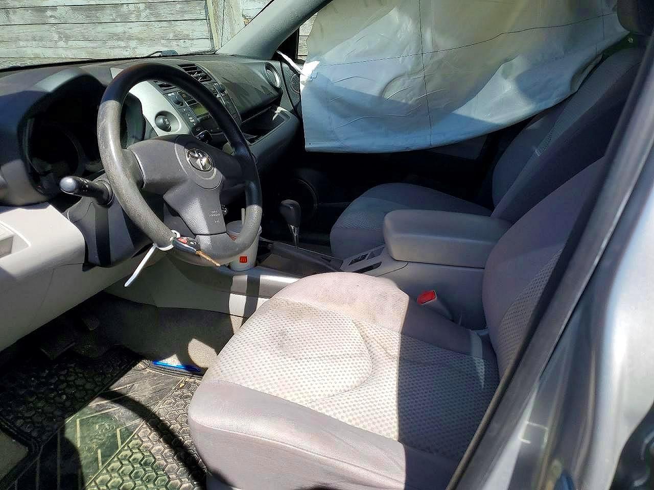2008 Toyota Rav4 Base Silver vin: JTMBK33V985071028