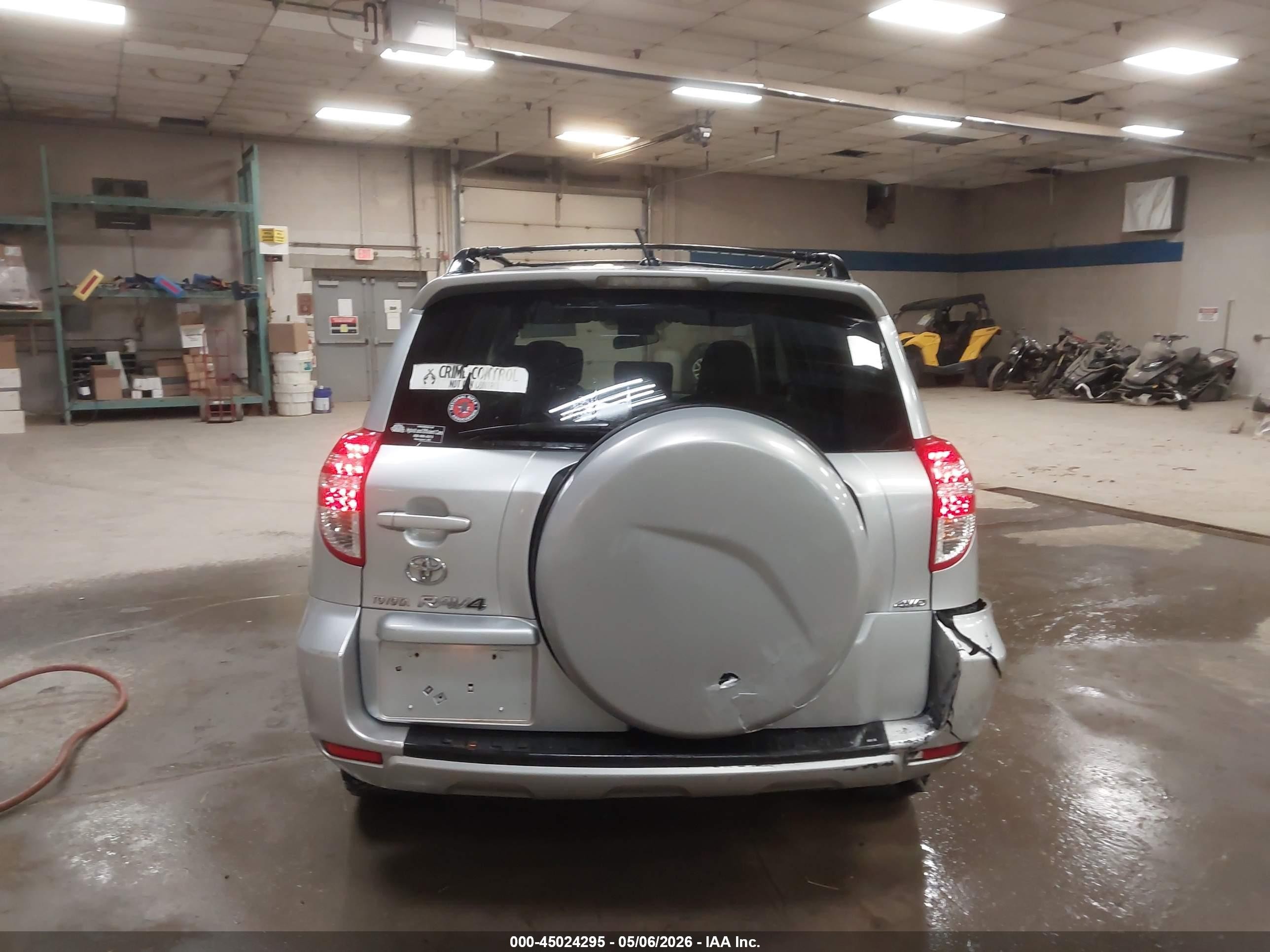 2009 Toyota Rav4 Base V6 Silver vin: JTMBK33V99D000208
