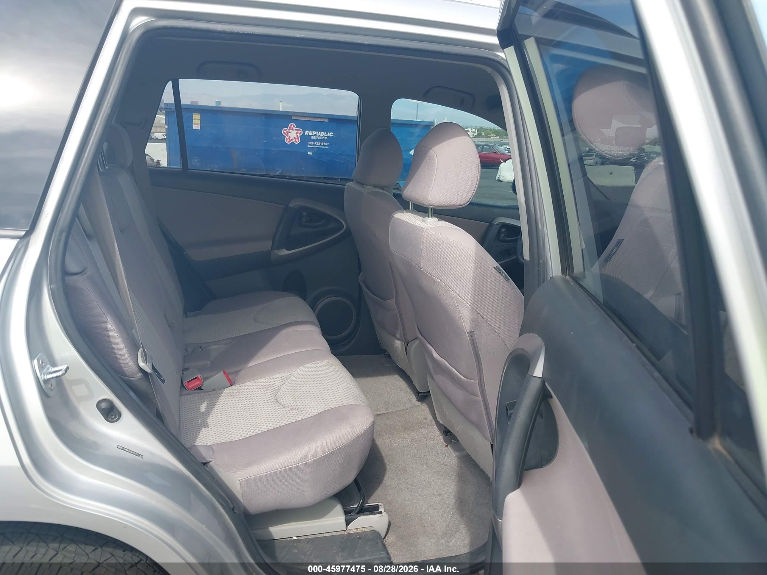 2007 Toyota Rav4 Base V6 (a5) Silver vin: JTMBK33VX75017333