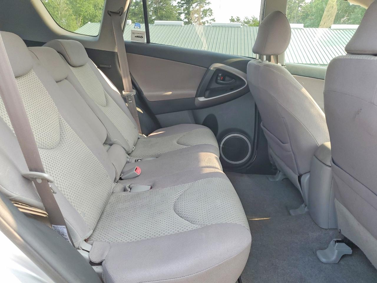 2008 Toyota Rav4 Base Серебряный vin: JTMBK33VX86043765