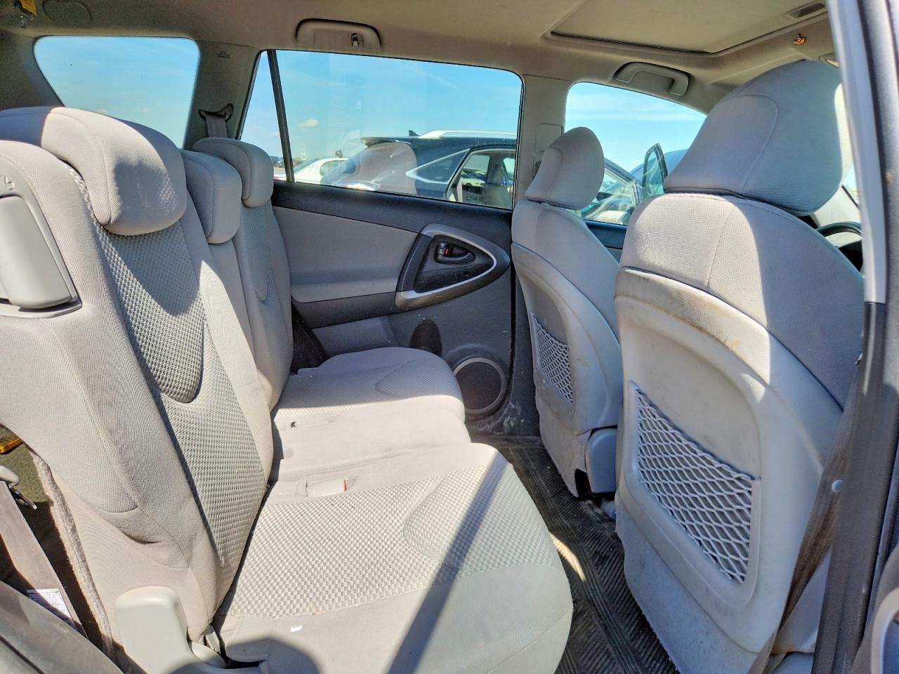2007 Toyota Rav4 Limited Silver vin: JTMBK34V075038223