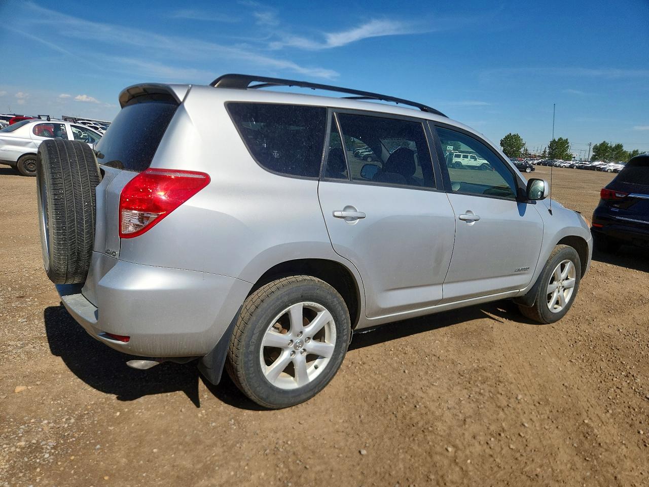 2007 Toyota Rav4 Limited Silver vin: JTMBK34V075038223