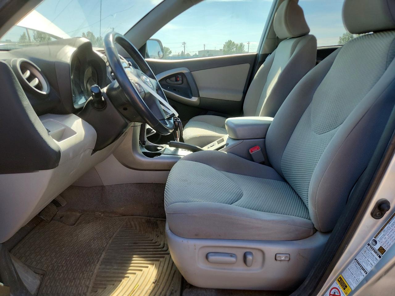 2007 Toyota Rav4 Limited Silver vin: JTMBK34V075038223