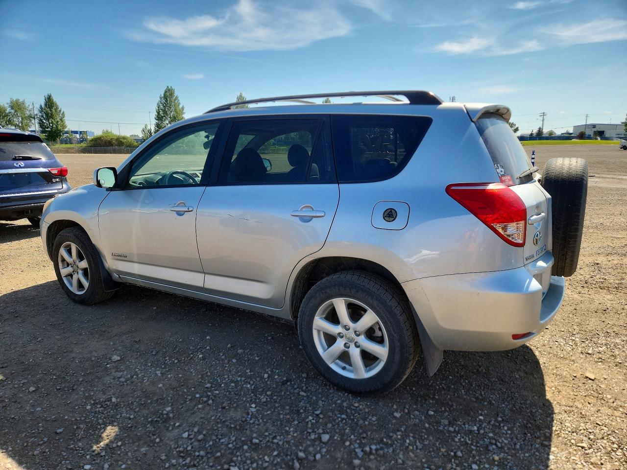 2007 Toyota Rav4 Limited Silver vin: JTMBK34V075038223