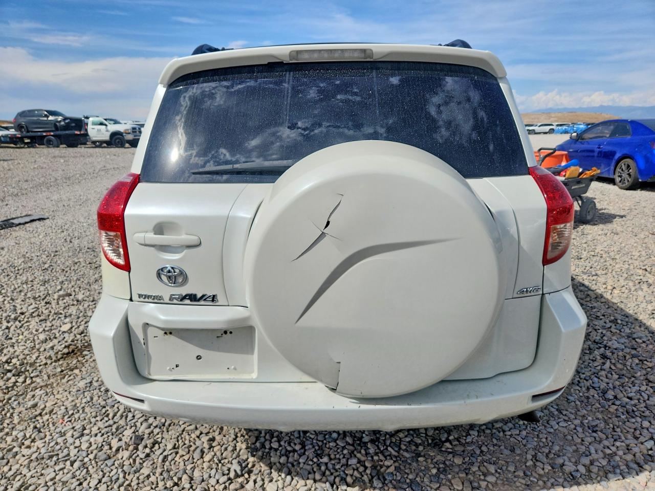 2007 Toyota Rav4 Limited White vin: JTMBK34V375029404