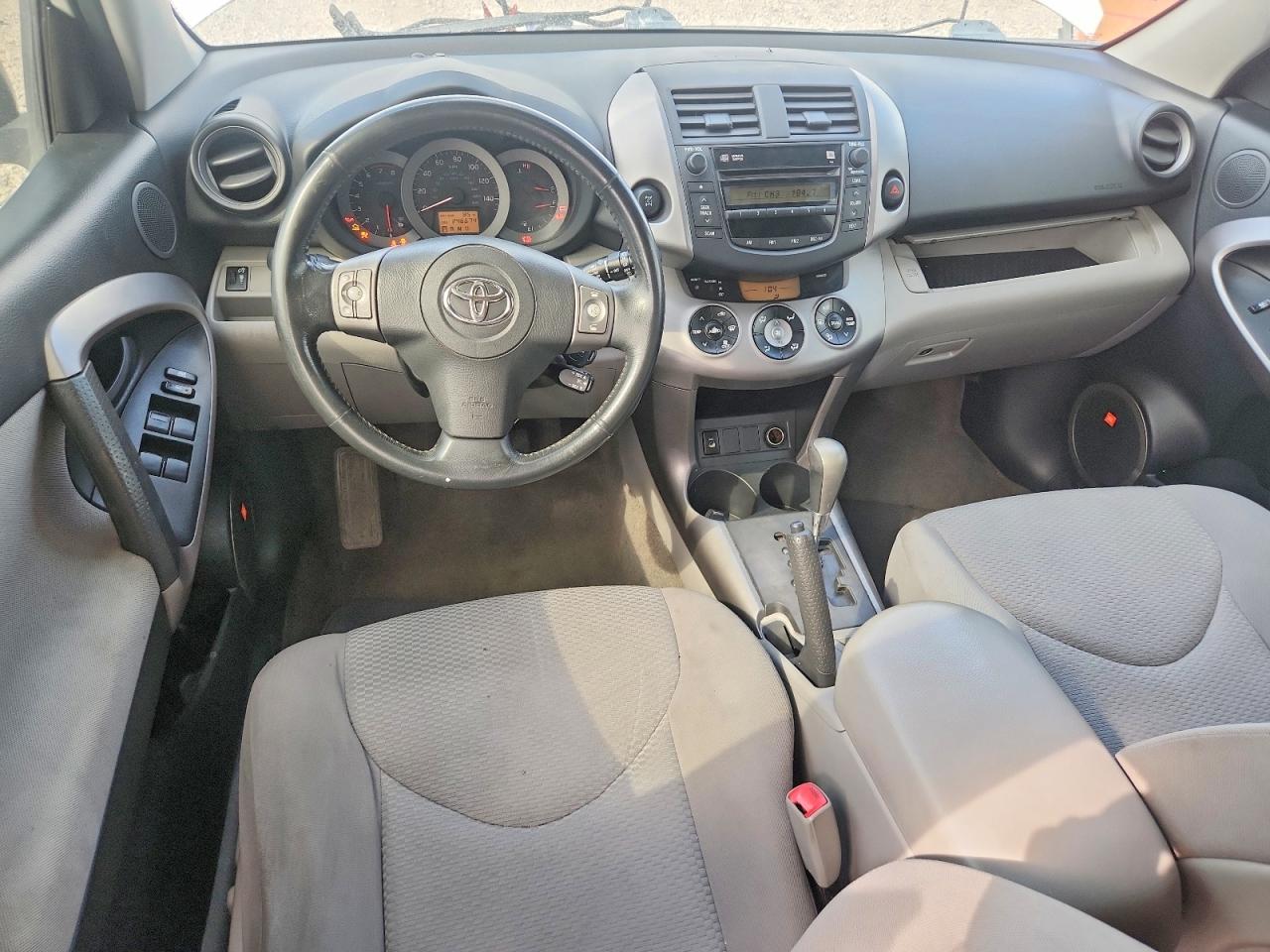2007 Toyota Rav4 Limited White vin: JTMBK34V375029404