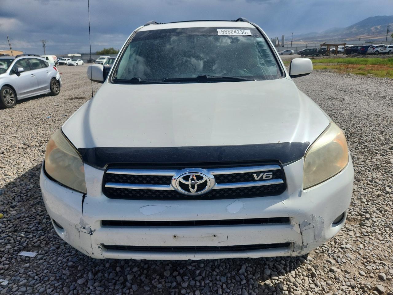 2007 Toyota Rav4 Limited White vin: JTMBK34V375029404