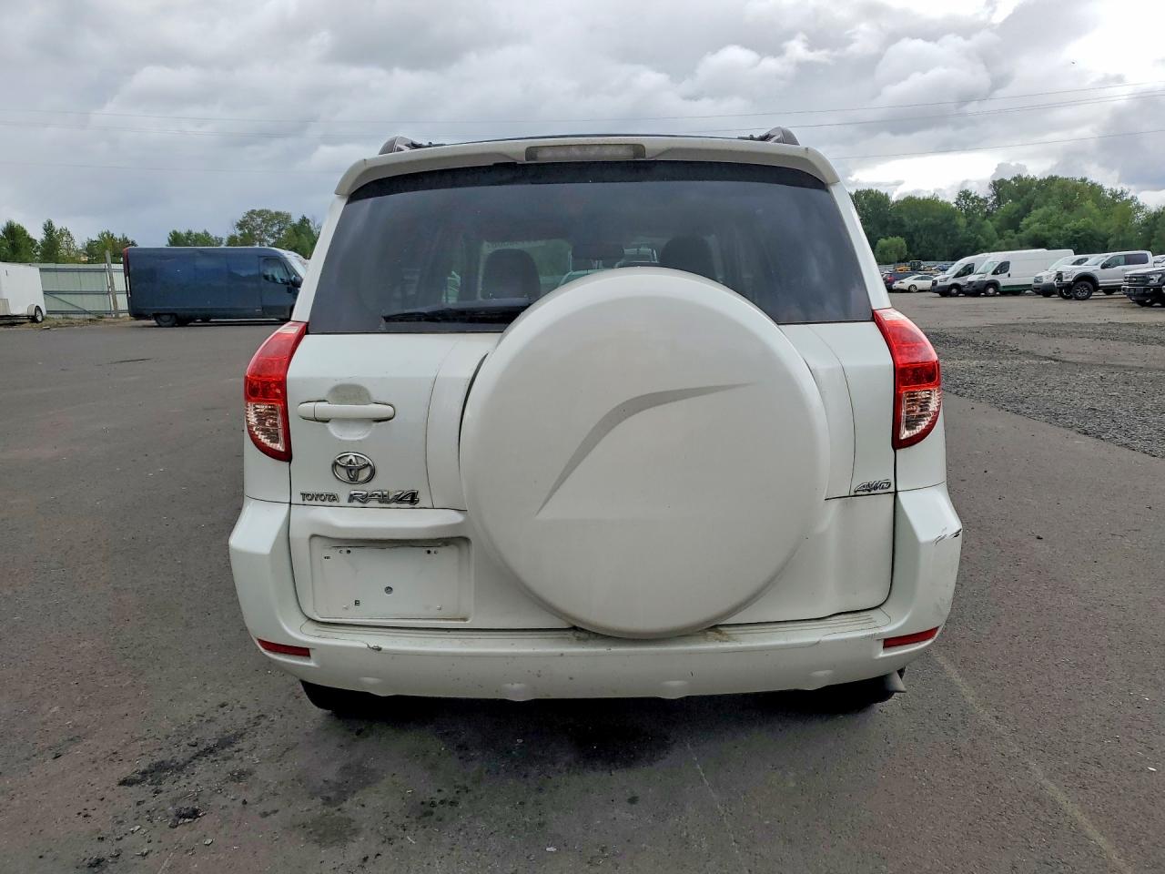 2008 Toyota Rav4 Limited White vin: JTMBK34V585049025