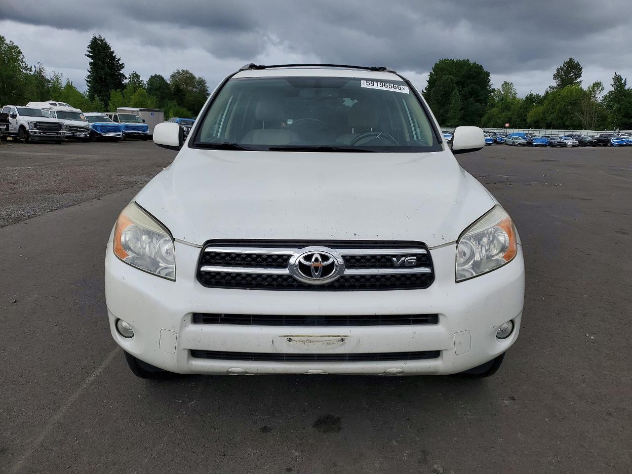 2008 Toyota Rav4 Limited White vin: JTMBK34V585049025